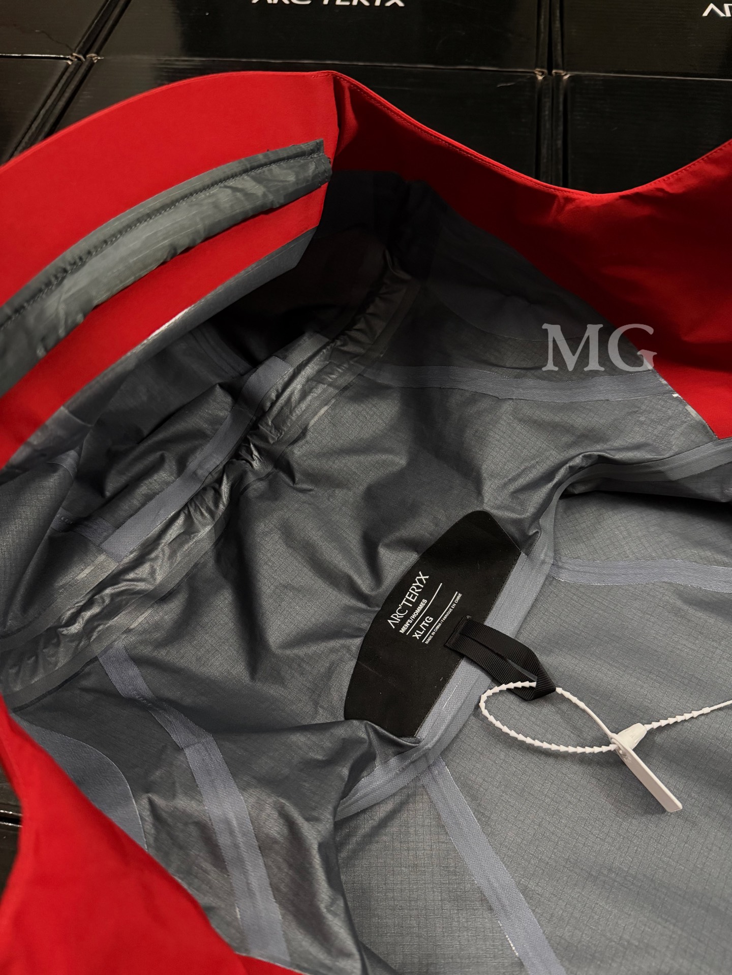 C05 台州 Arcteryx 始祖鸟 RUSH JACKET-YEAR OF THEHORSE 马年新春限定 GTX 硬壳连帽 防风防水 耐磨 长袖 男款B5- X000009965
