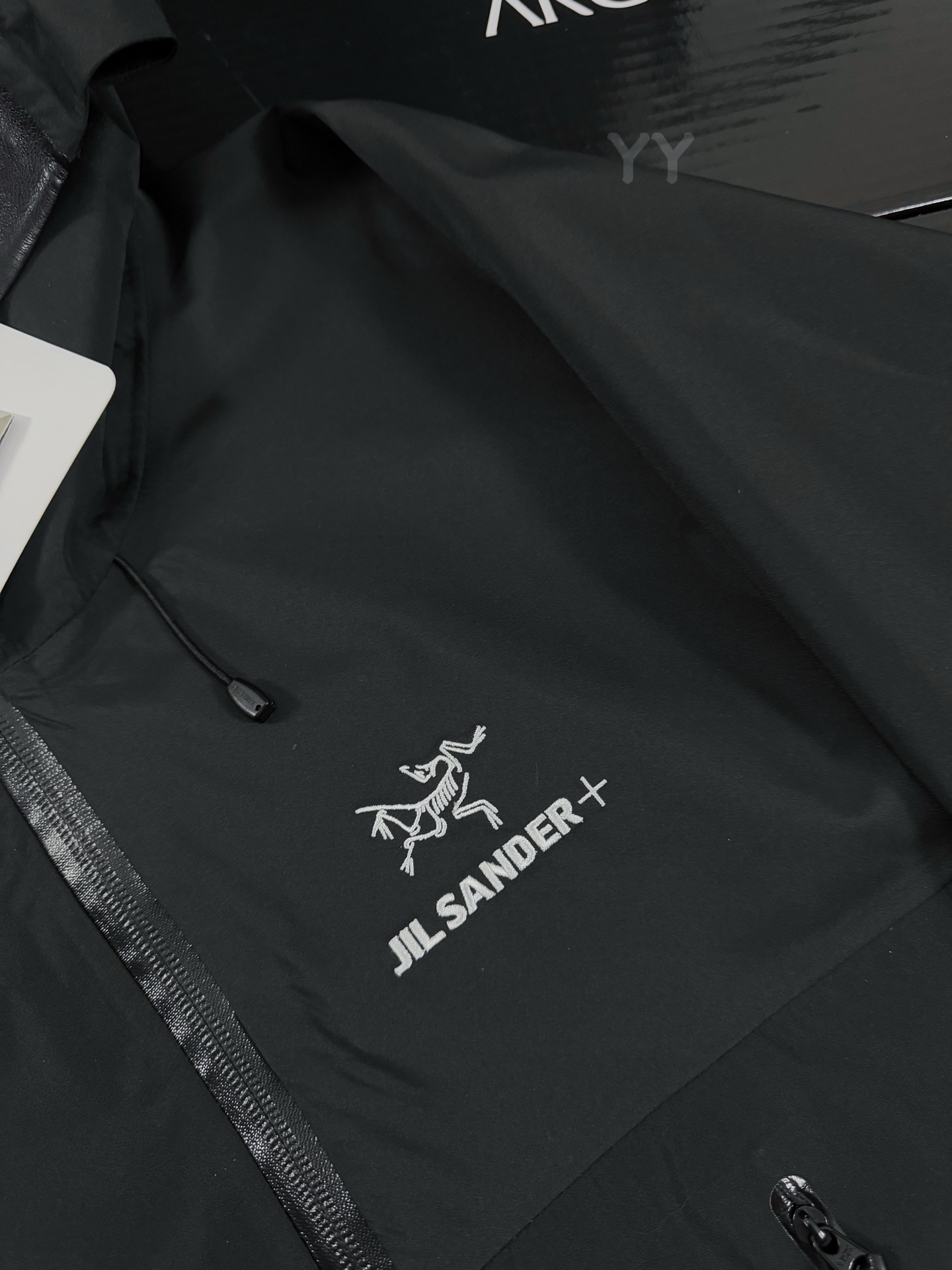 G84 台州 Arcteryx 始祖鸟 JILSANDER联名款 Gore-Tex 防风防水 夹克 长袖 滑雪服 男款 黑色B5-X000005290 28806