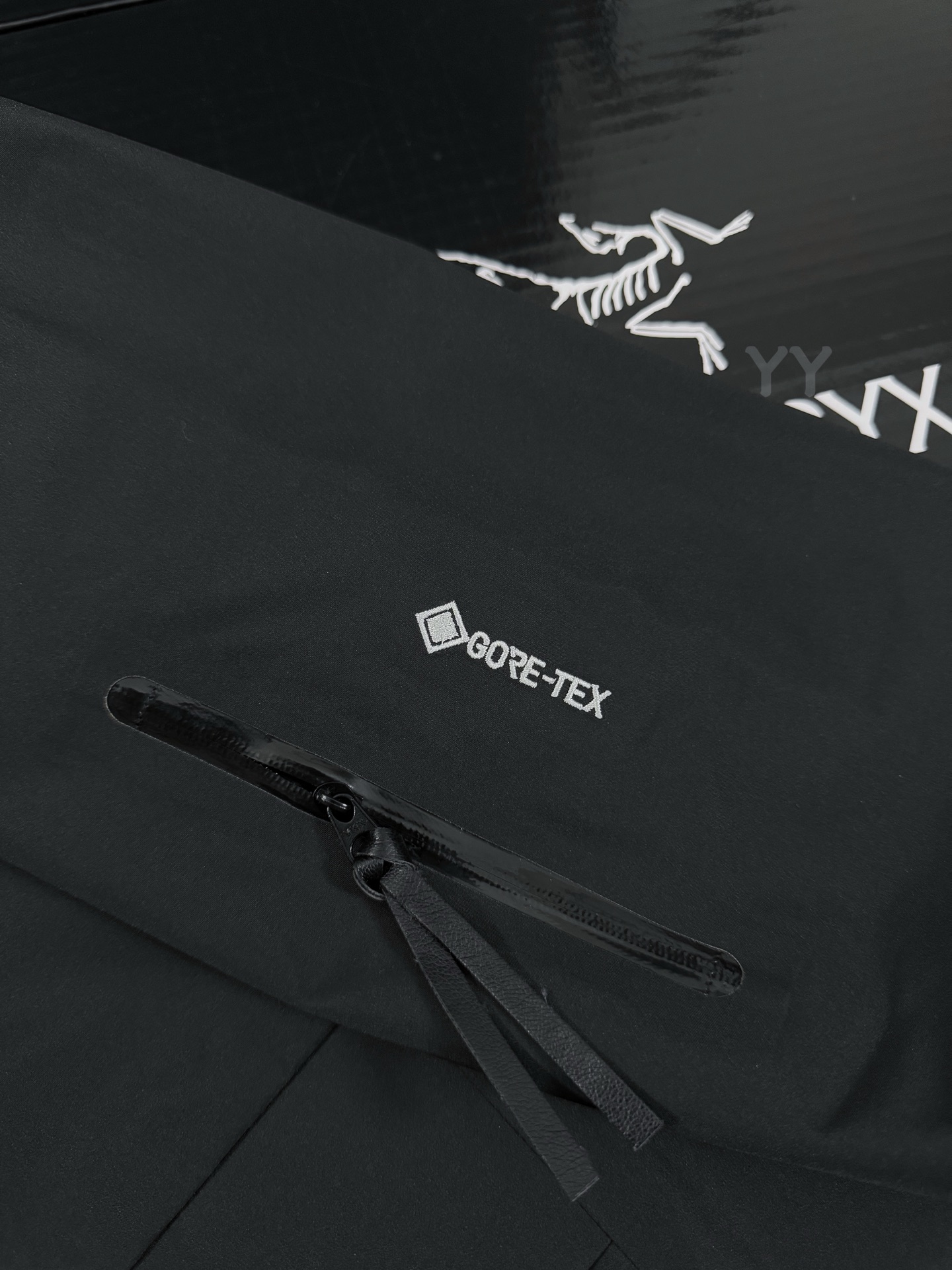 G84 台州 Arcteryx 始祖鸟 JILSANDER联名款 Gore-Tex 防风防水 夹克 长袖 滑雪服 男款 黑色B5-X000005290 28806