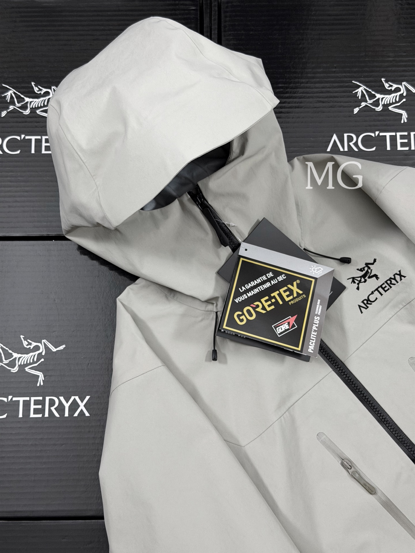 G13 台州 第7代 Arcteryx 始祖鸟 Alpha SV GORE-TEX Pro 冲锋 硬壳 防风防水 夹克 长袖 男款B5 流木白 X000007555