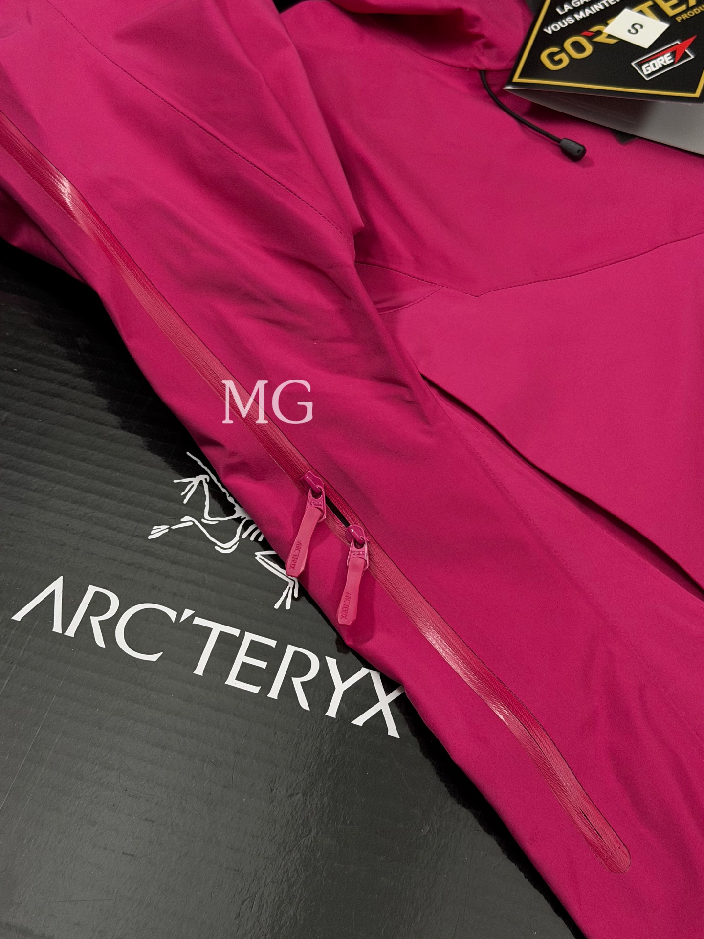 G13 台州 第7代 Arcteryx 始祖鸟 Alpha SV GORE-TEX Pro 冲锋 硬壳 防风防水 夹克 长袖 男款B5 玫红 X000007555