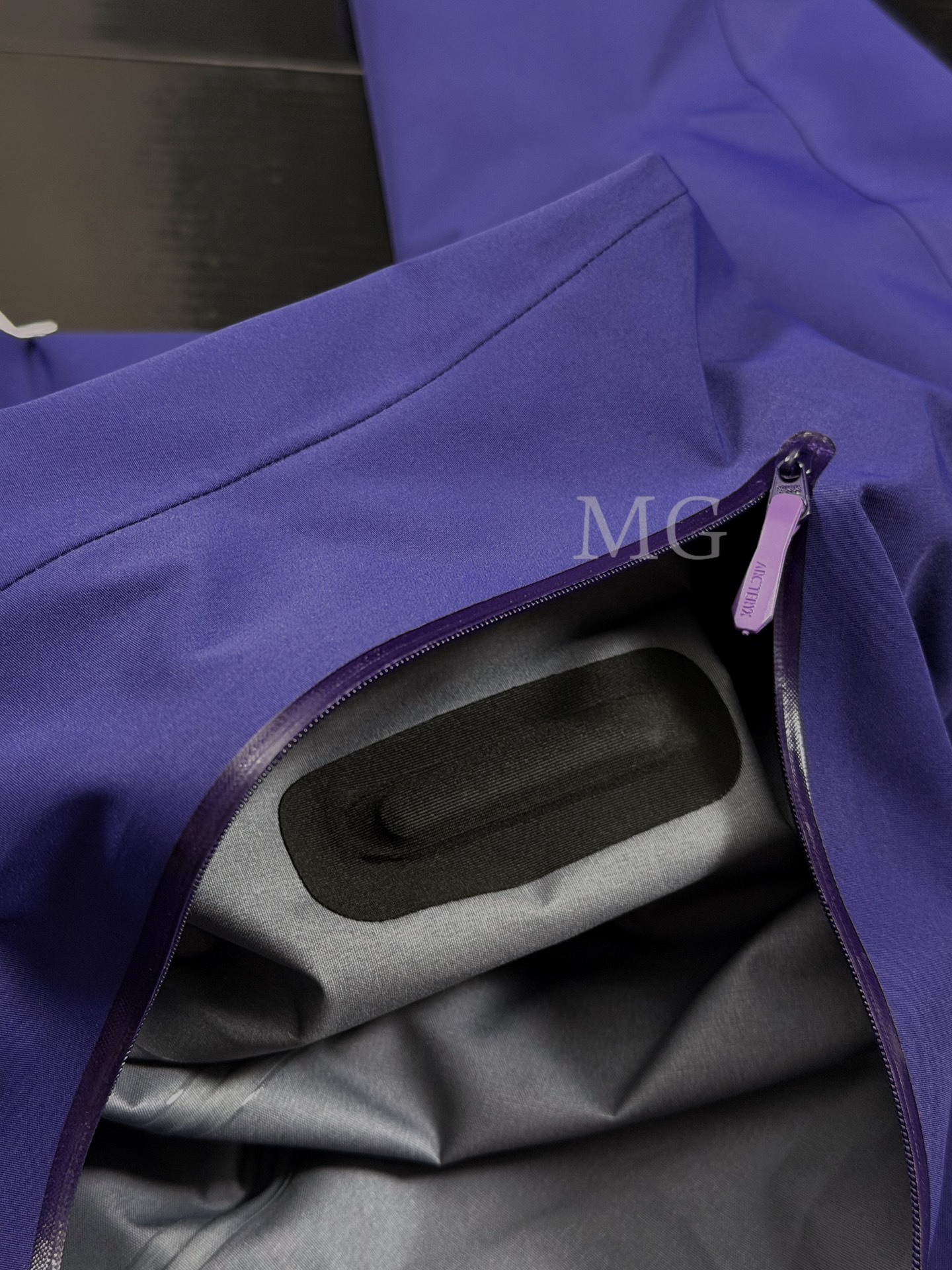 G13 台州 第7代 Arcteryx 始祖鸟 Alpha SV GORE-TEX Pro 冲锋 硬壳 防风防水 夹克 长袖 男款B5 音速紫 X000007555