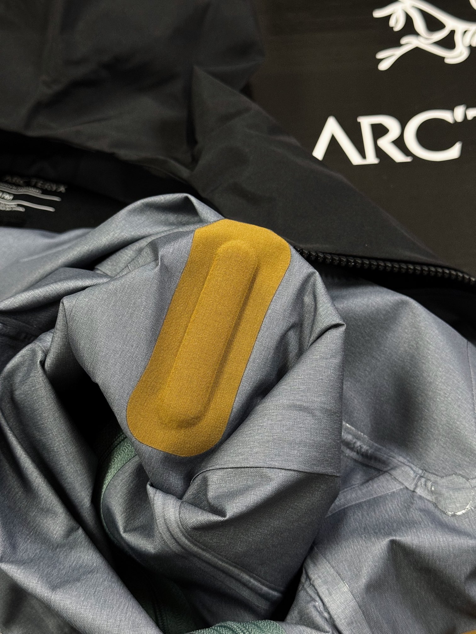 G13 台州 第7代 Arcteryx 始祖鸟 Alpha SV GORE-TEX Pro 冲锋 硬壳 防风防水 夹克 长袖 男款B5 黑金绿X000007555