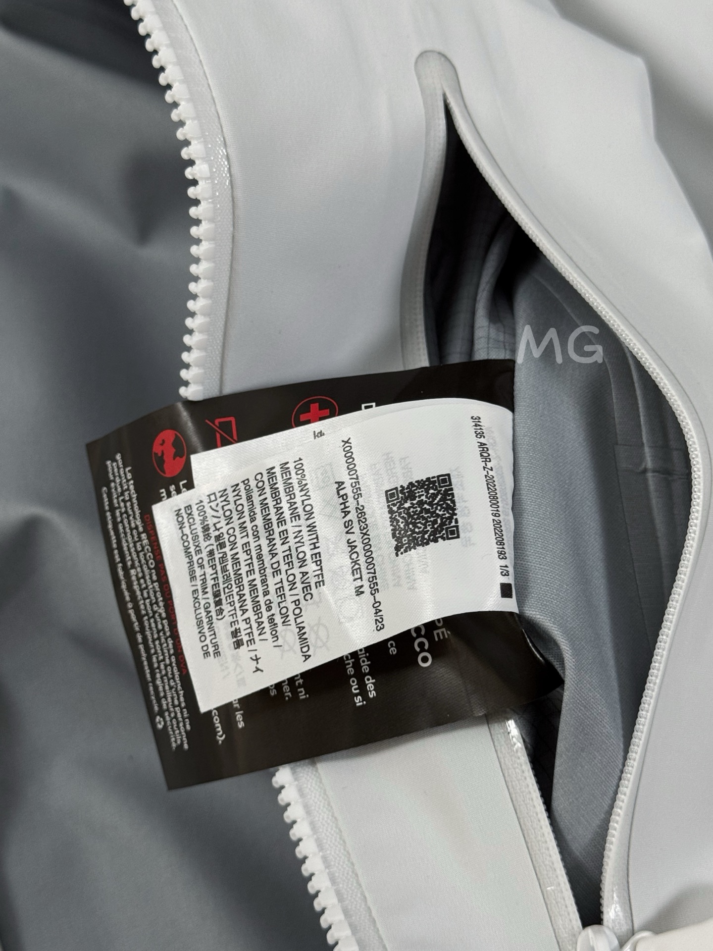 台州 第7代 Arcteryx 始祖鸟 Alpha SV GORE-TEX Pro 冲锋 硬壳 防风防水 夹克 长袖 男款B5 白色X000007555