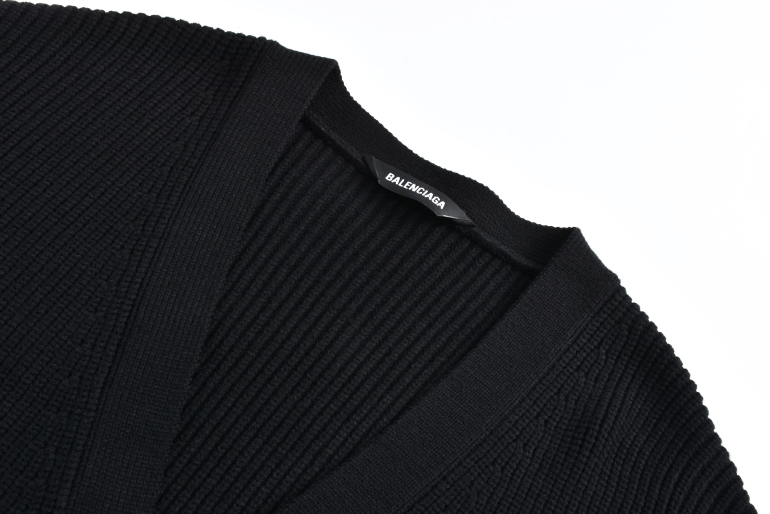 Balenciaga 巴黎世家 袖标V领针织开衫 针织衫 毛衣 外套 长袖 黑色 B0