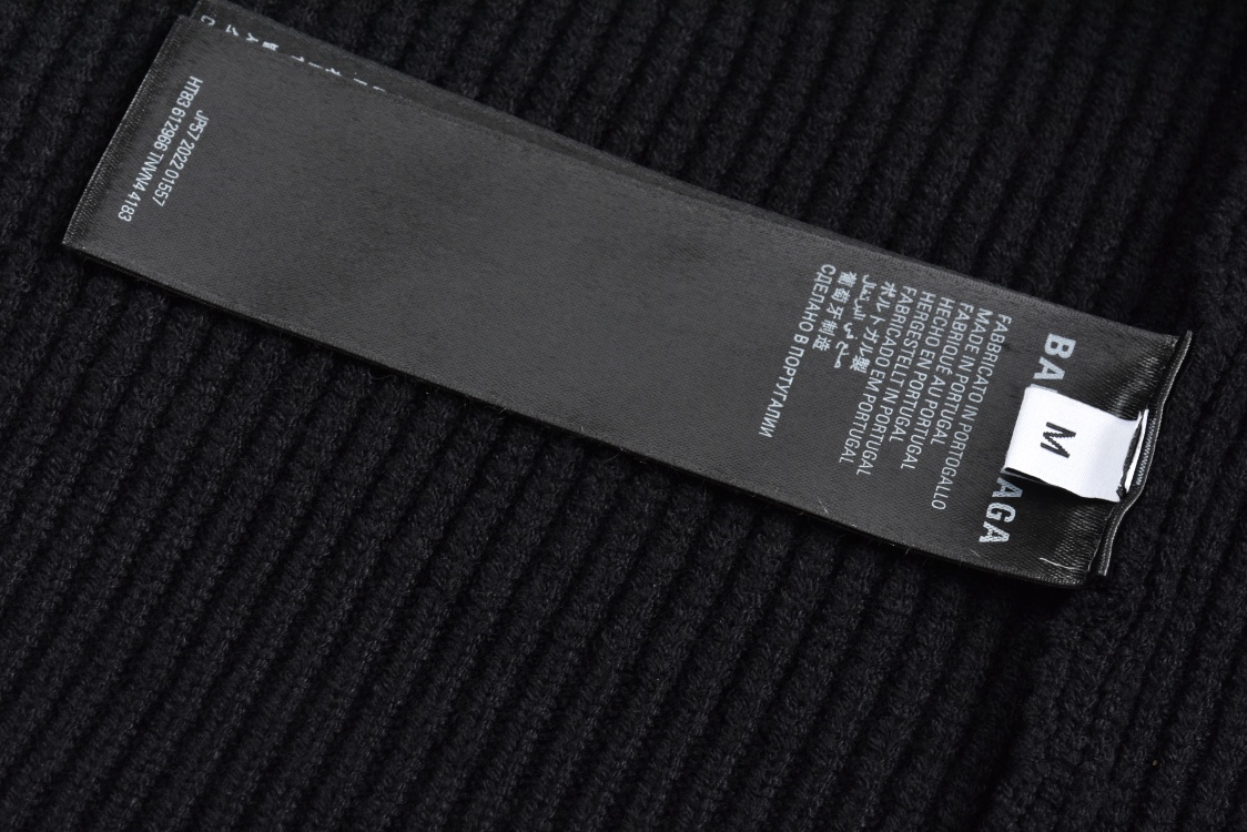 Balenciaga 巴黎世家 袖标V领针织开衫 针织衫 毛衣 外套 长袖 黑色 B0