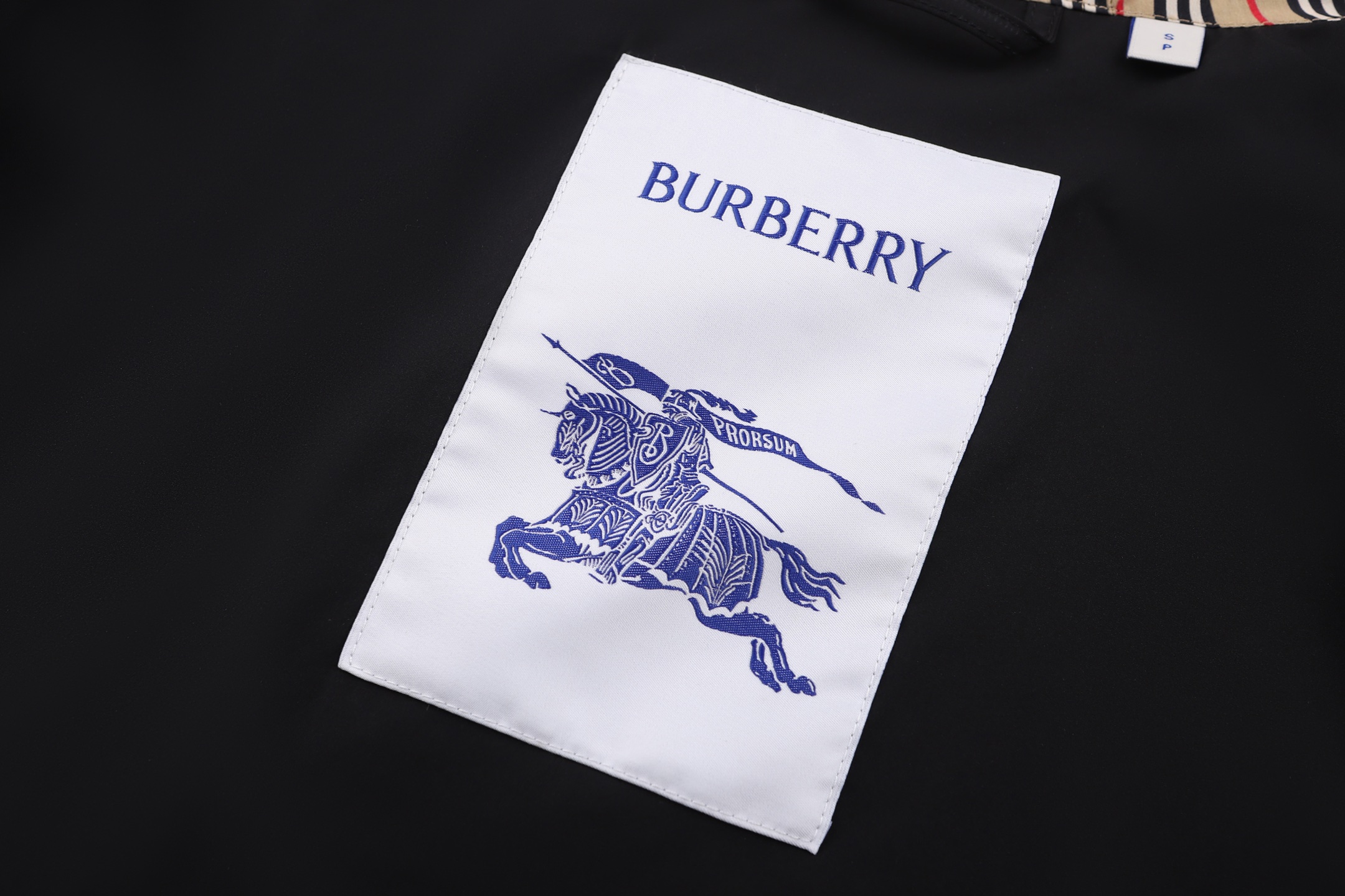 Burberry 巴宝莉 logo标识拉链条纹连帽夹克 长袖 外套 秋冬款 黑色 C0