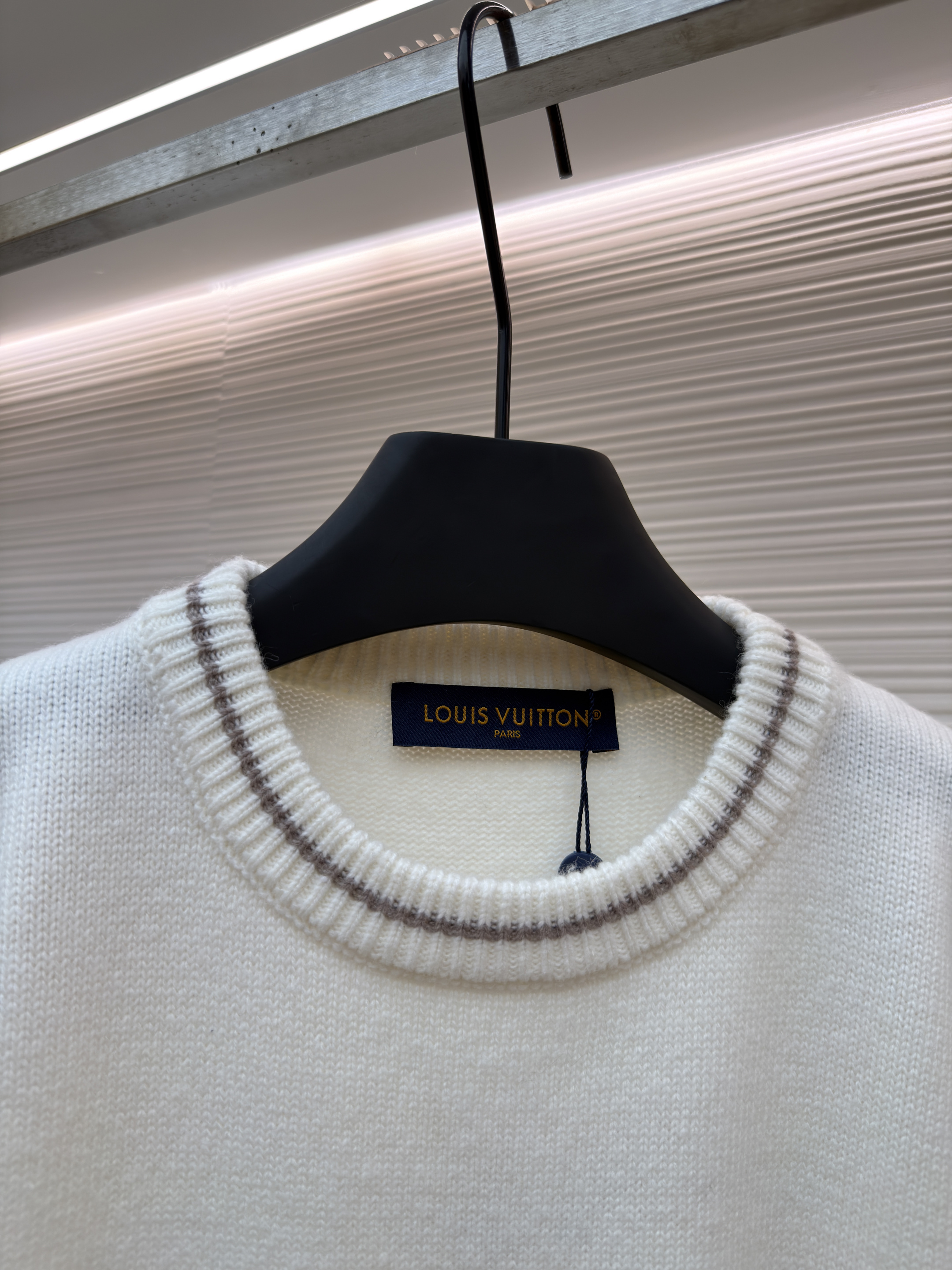 LOUIS VUITTON 路易威登 字母刺绣拼色线条羊毛针织衫 毛衣 长袖 外套 米白色 B0 