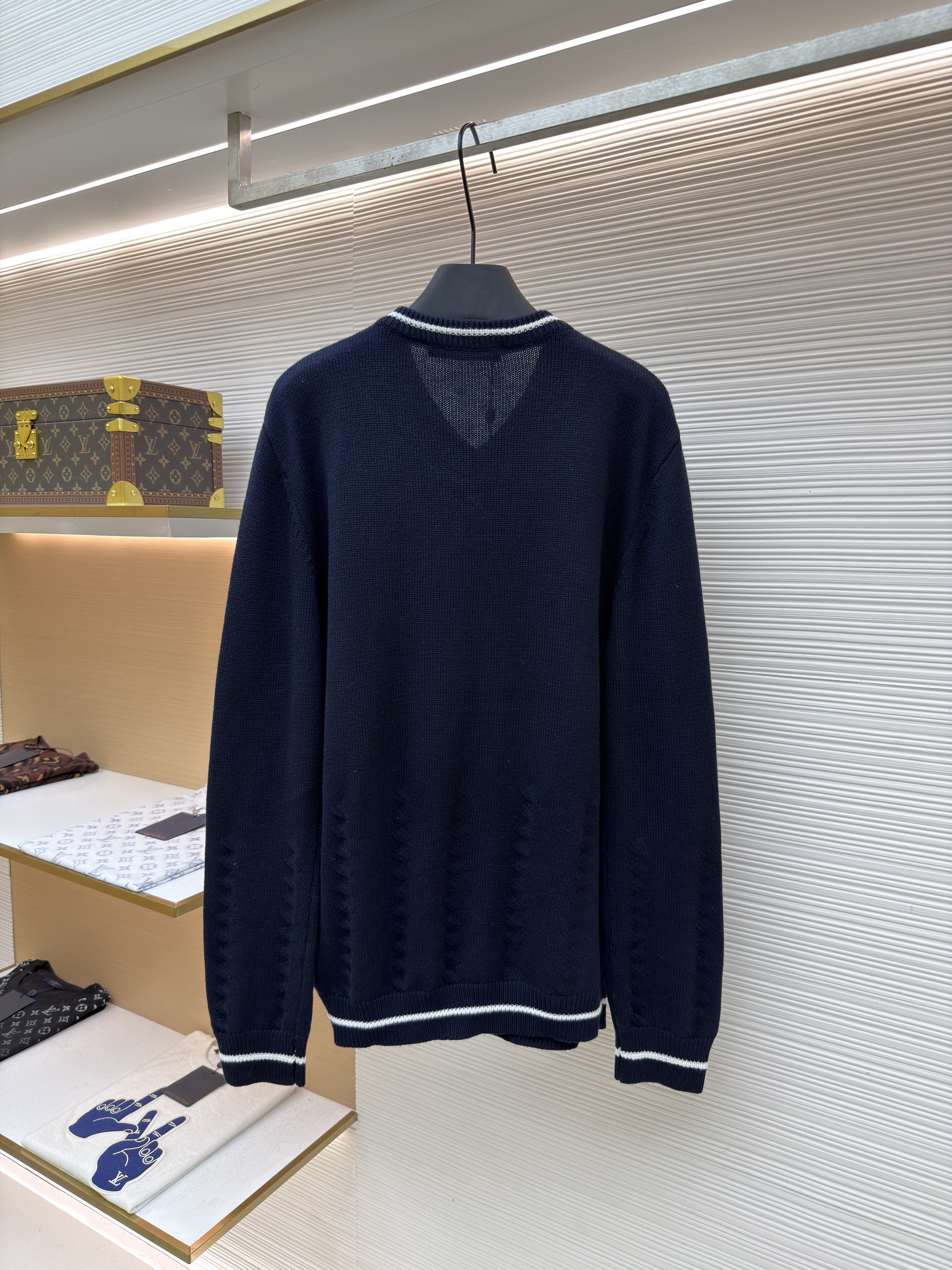 LOUIS VUITTON 路易威登 拼色刺绣绞花V领毛衣 针织衫 长袖 外套 藏蓝色 B0 