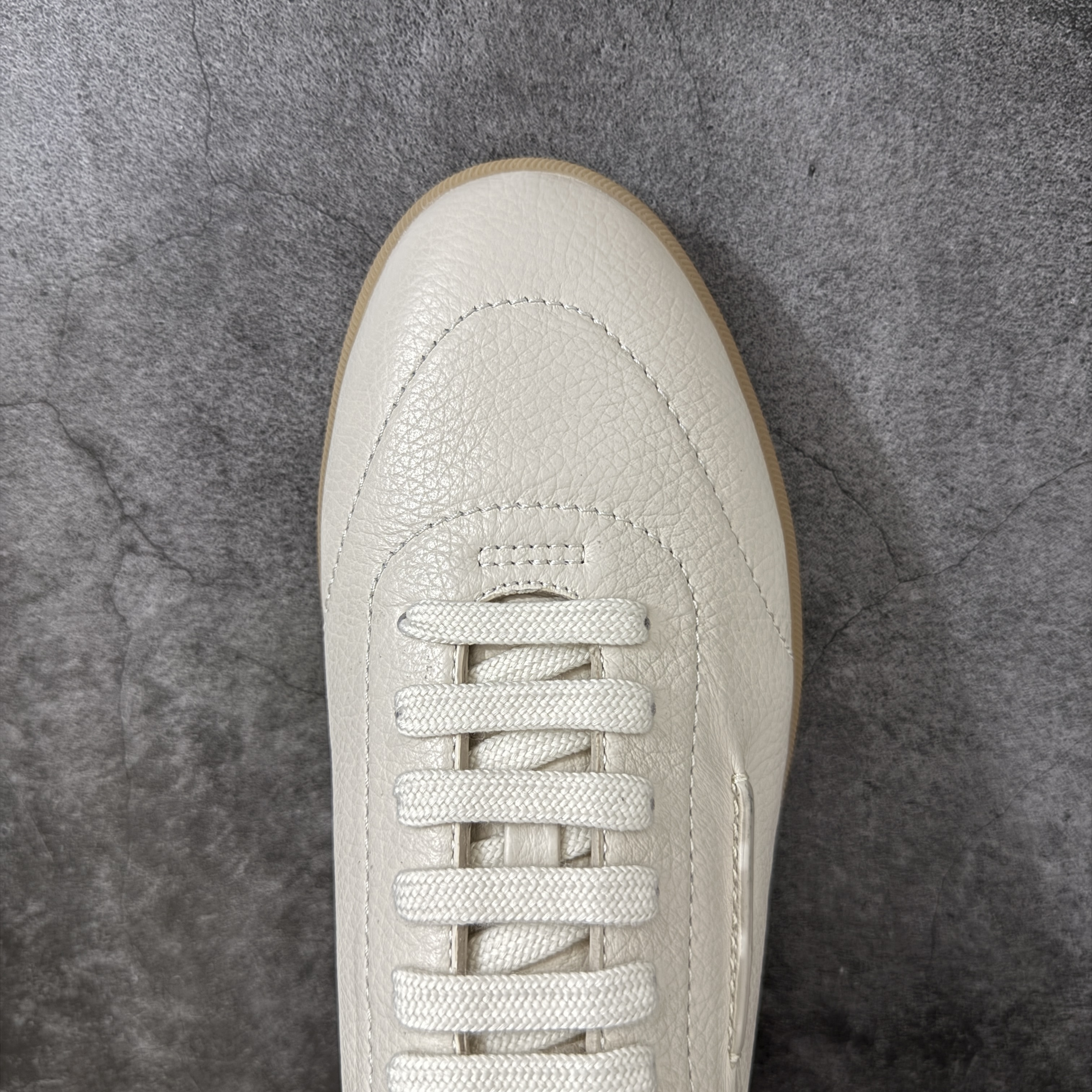 杰尼亚Zegna SS26 232  "Old Money" style low-top German Army Trainers (GATs) / casual sneakers. 荔枝纹皮 LHCVN-S8219Z-PAN