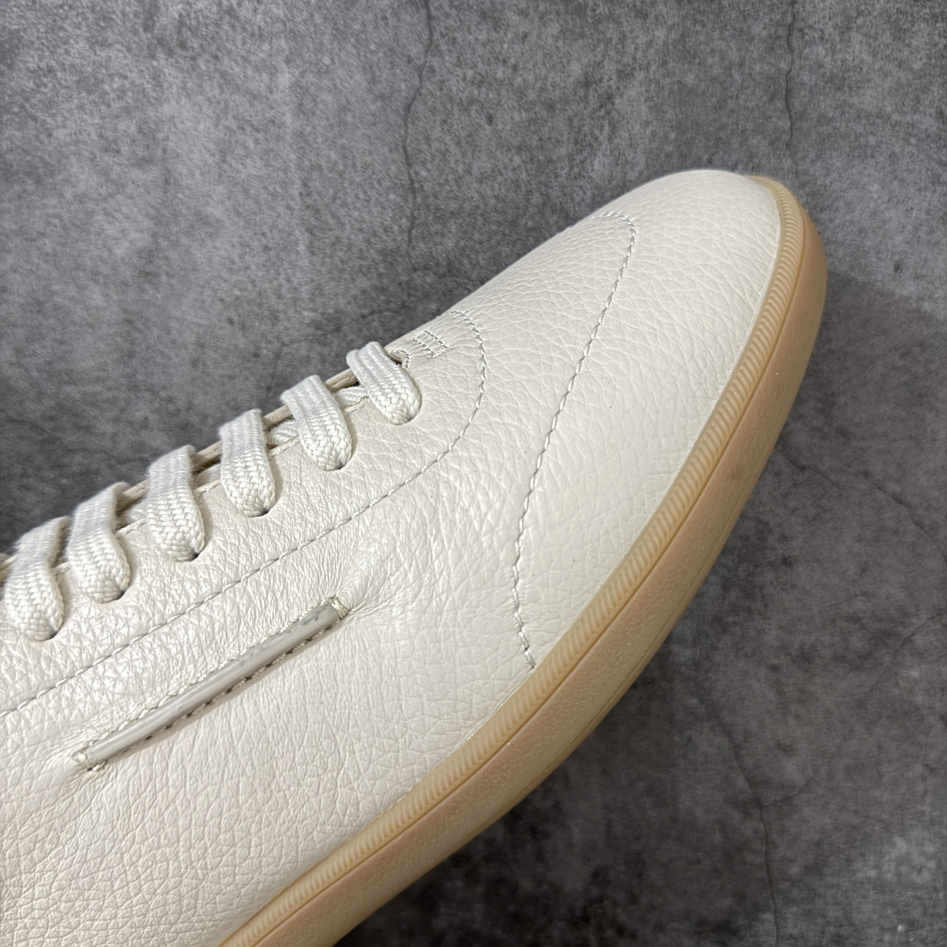 杰尼亚Zegna SS26 232  "Old Money" style low-top German Army Trainers (GATs) / casual sneakers. 荔枝纹皮 LHCVN-S8219Z-PAN