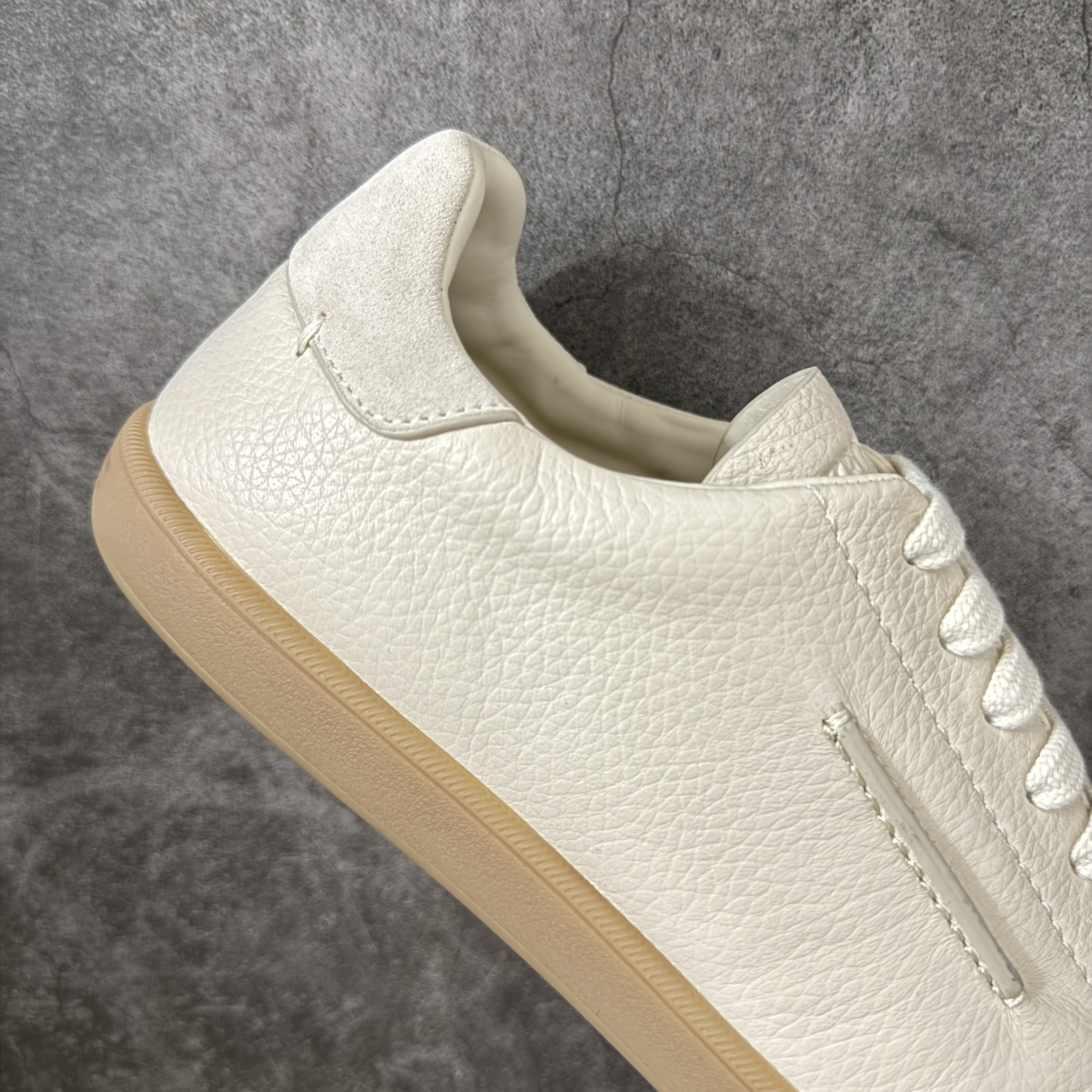 杰尼亚Zegna SS26 232  "Old Money" style low-top German Army Trainers (GATs) / casual sneakers. 荔枝纹皮 LHCVN-S8219Z-PAN