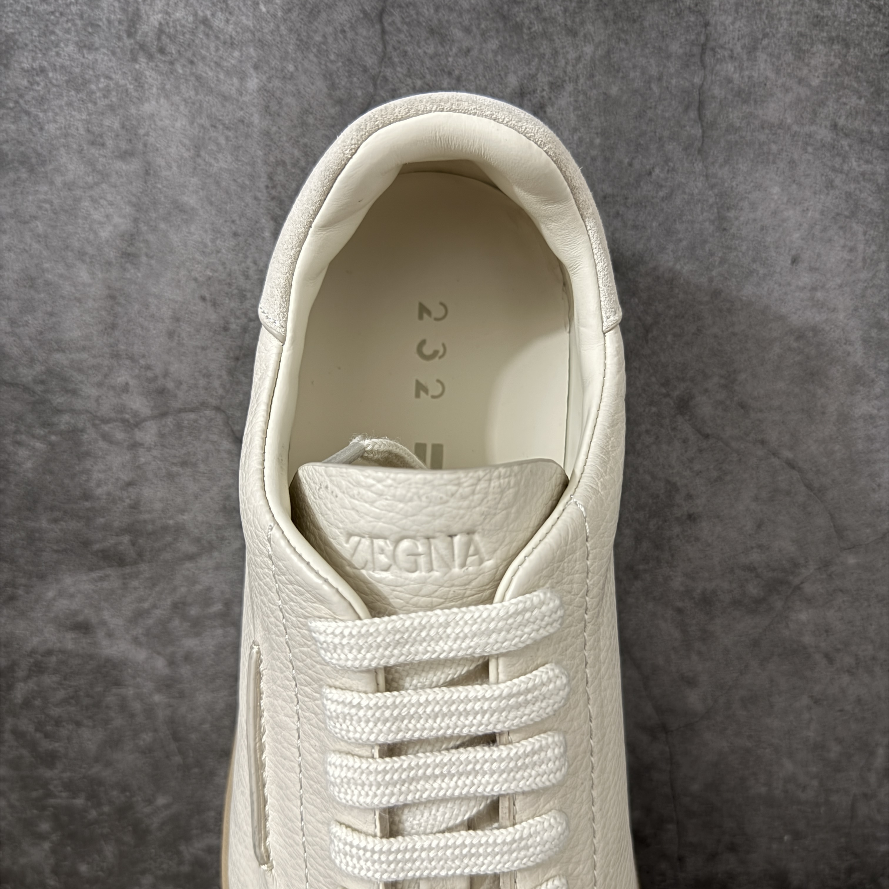 杰尼亚Zegna SS26 232  "Old Money" style low-top German Army Trainers (GATs) / casual sneakers. 荔枝纹皮 LHCVN-S8219Z-PAN