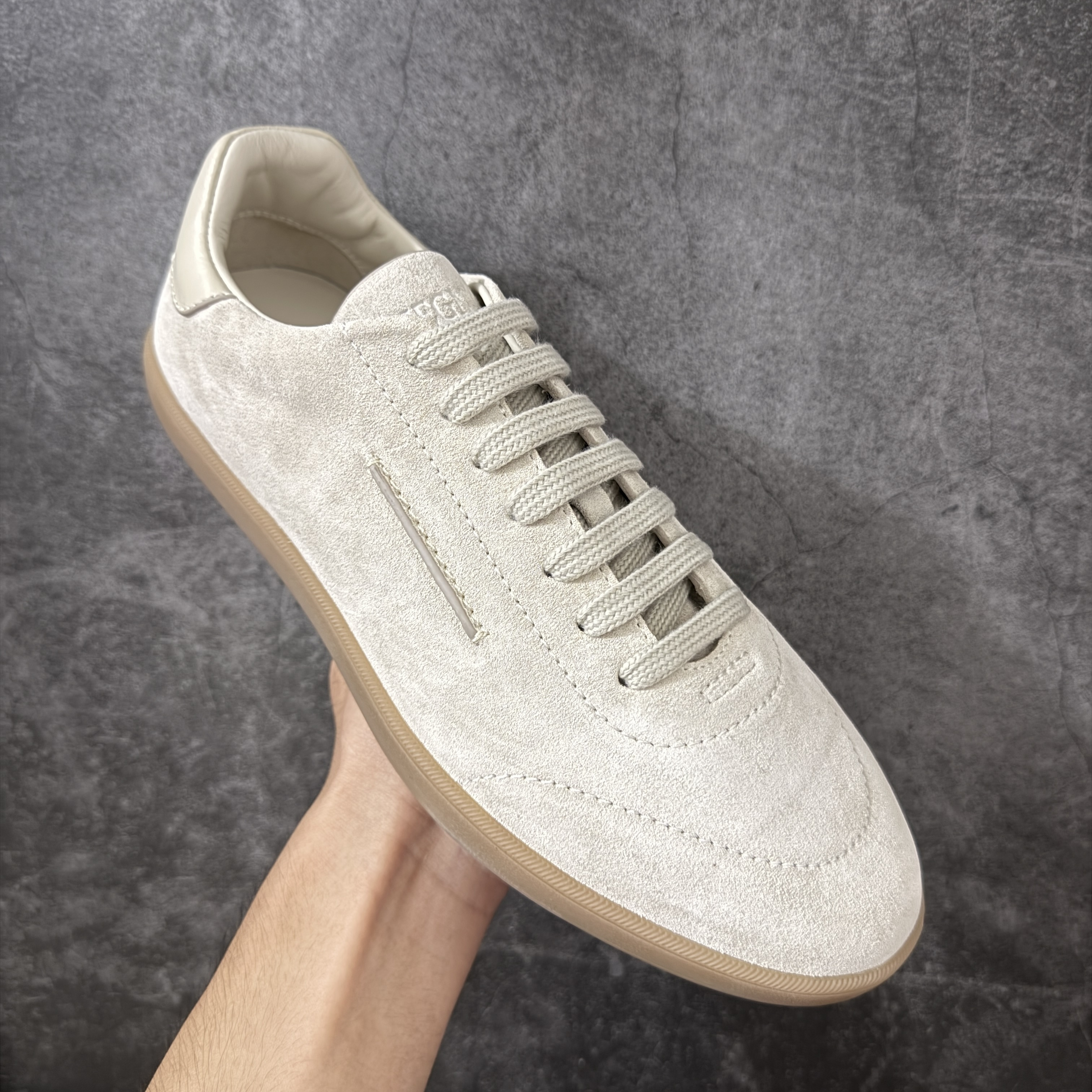 杰尼亚Zegna SS26 232  "Old Money" style low-top German Army Trainers (GATs) / casual sneakers. 麂皮 LHSOY-S8218Z-802