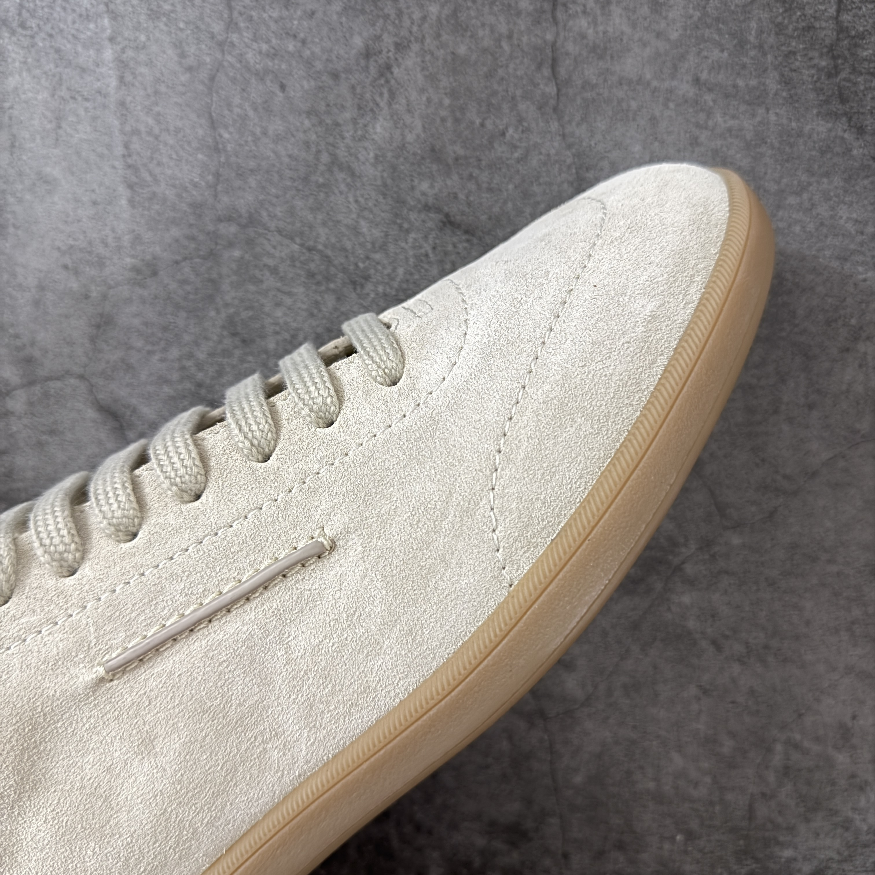 杰尼亚Zegna SS26 232  "Old Money" style low-top German Army Trainers (GATs) / casual sneakers. 麂皮 LHSOY-S8218Z-802