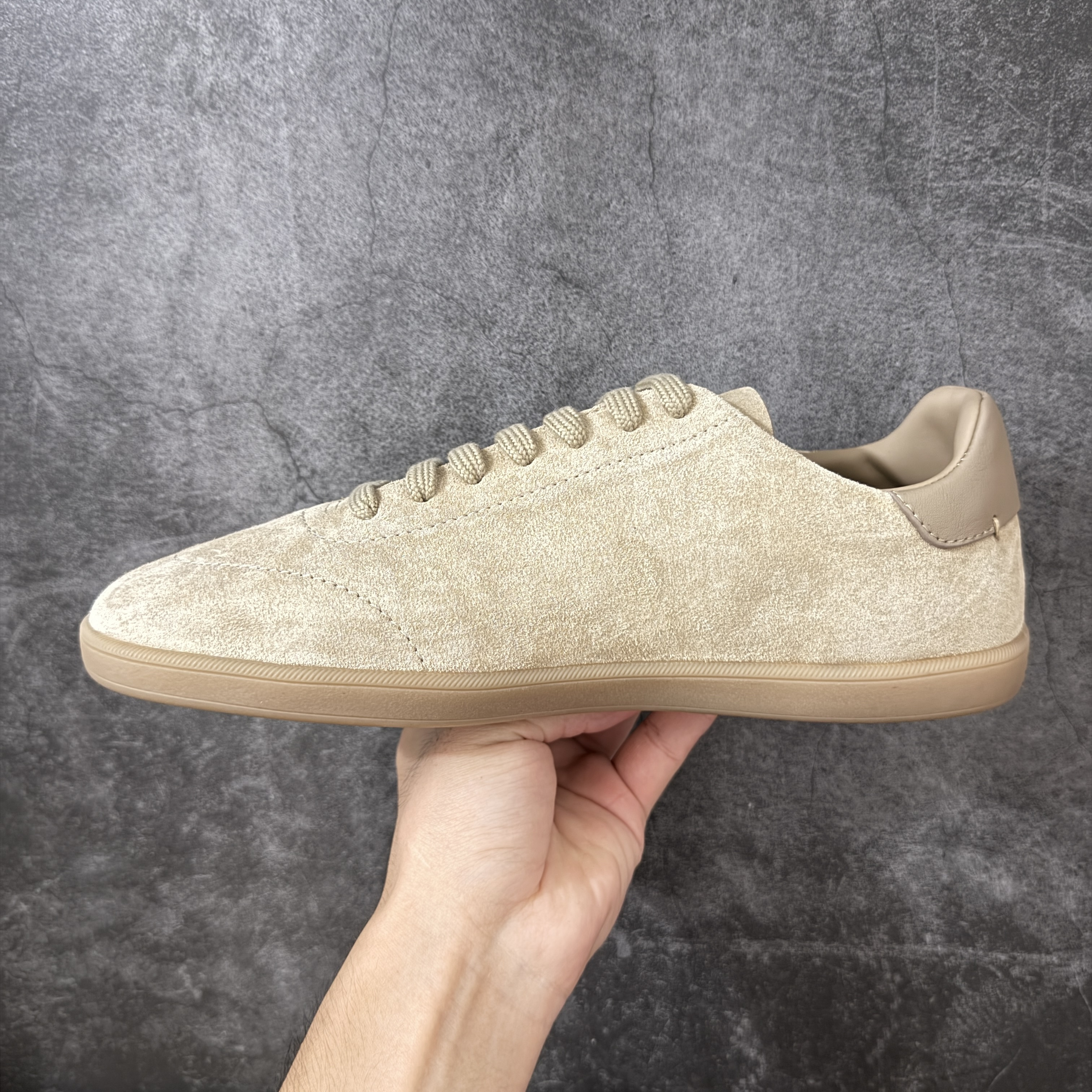 杰尼亚Zegna SS26 232  "Old Money" style low-top German Army Trainers (GATs) / casual sneakers. 麂皮 LHSOY-S8218Z-802