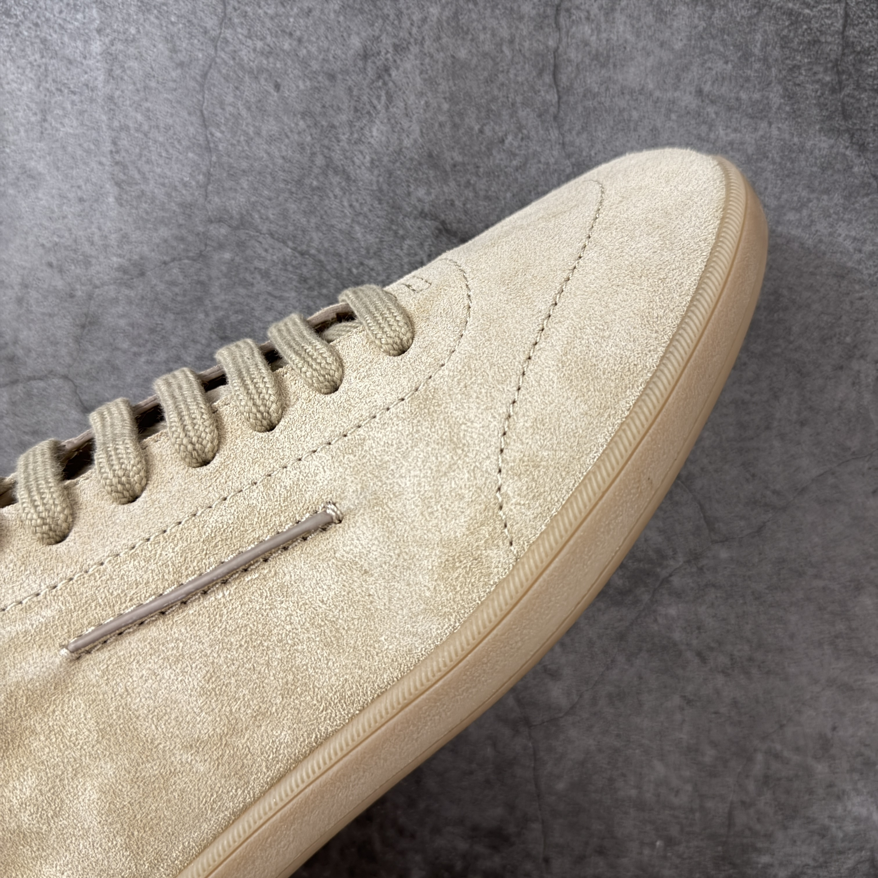 杰尼亚Zegna SS26 232  "Old Money" style low-top German Army Trainers (GATs) / casual sneakers. 麂皮 LHSOY-S8218Z-802