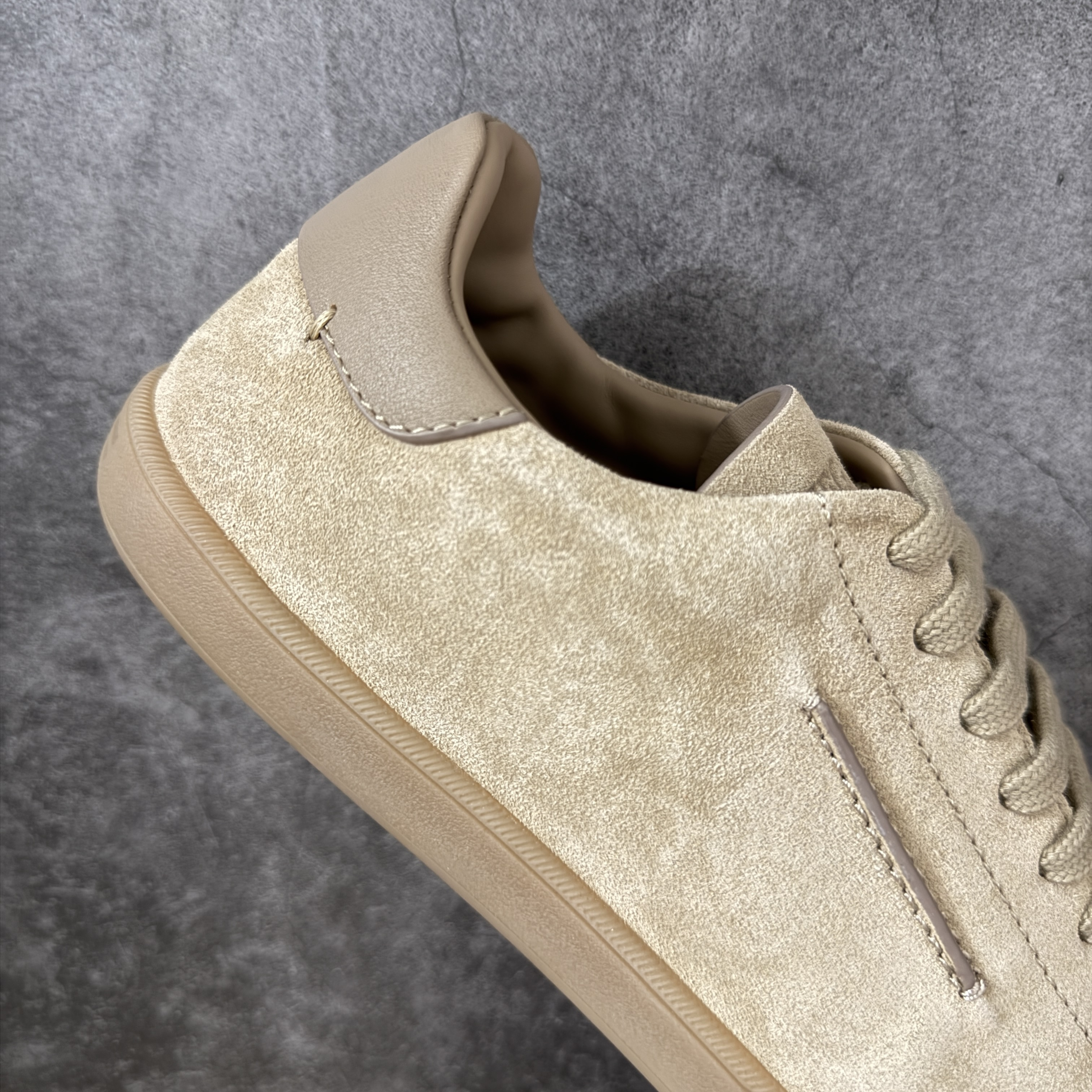 杰尼亚Zegna SS26 232  "Old Money" style low-top German Army Trainers (GATs) / casual sneakers. 麂皮 LHSOY-S8218Z-802
