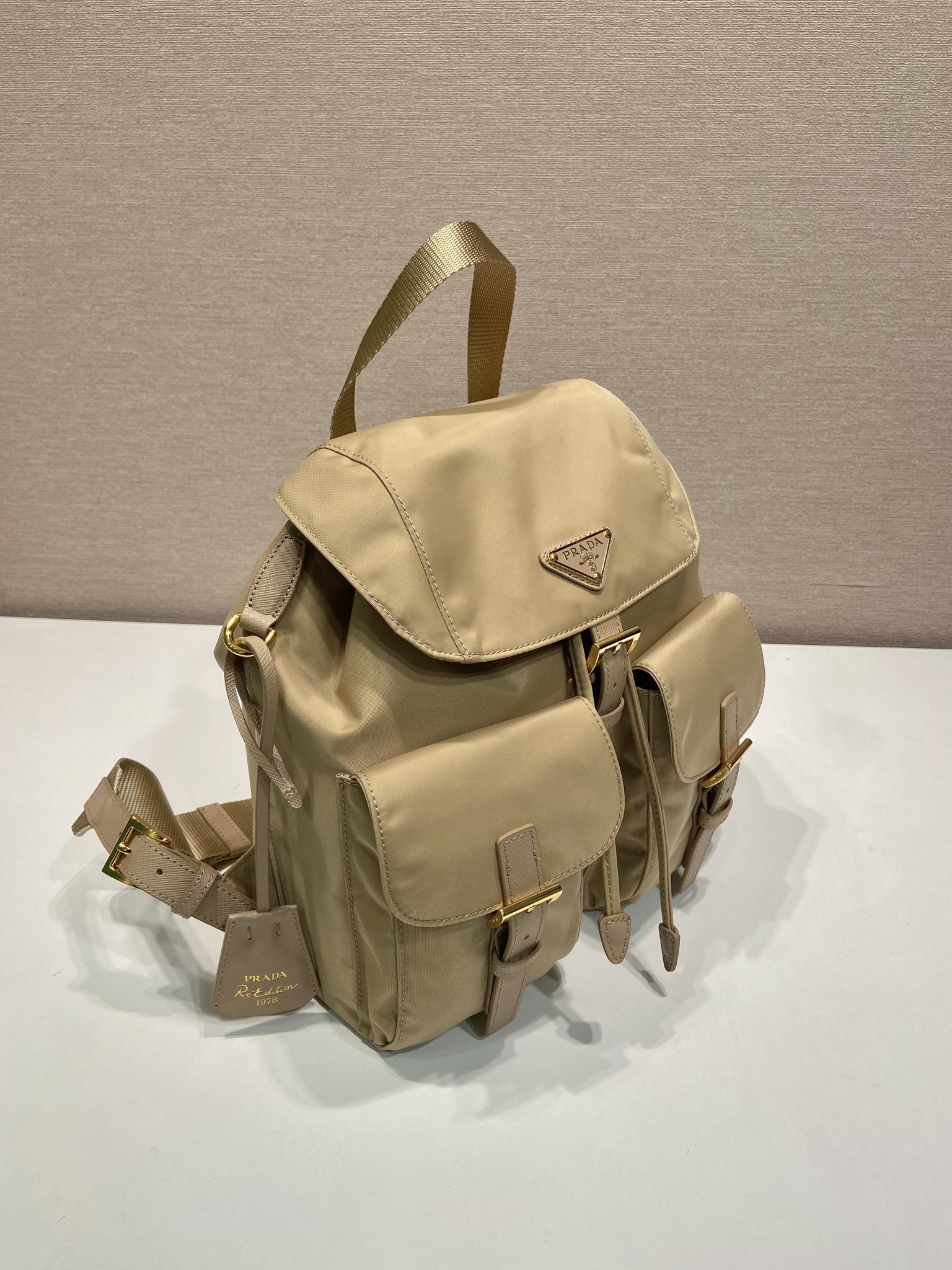 小号 普拉达 PRADA Re-Nylon 1978 双肩包 尼龙 沙漠黄 H0-1BZ677_RV44_F0F24_V_OOO