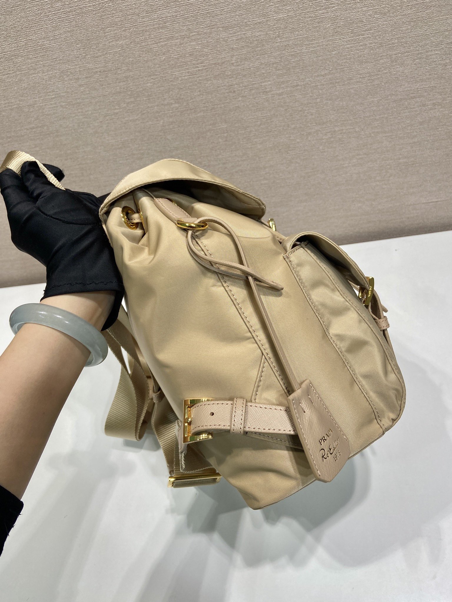 小号 普拉达 PRADA Re-Nylon 1978 双肩包 尼龙 沙漠黄 H0-1BZ677_RV44_F0F24_V_OOO
