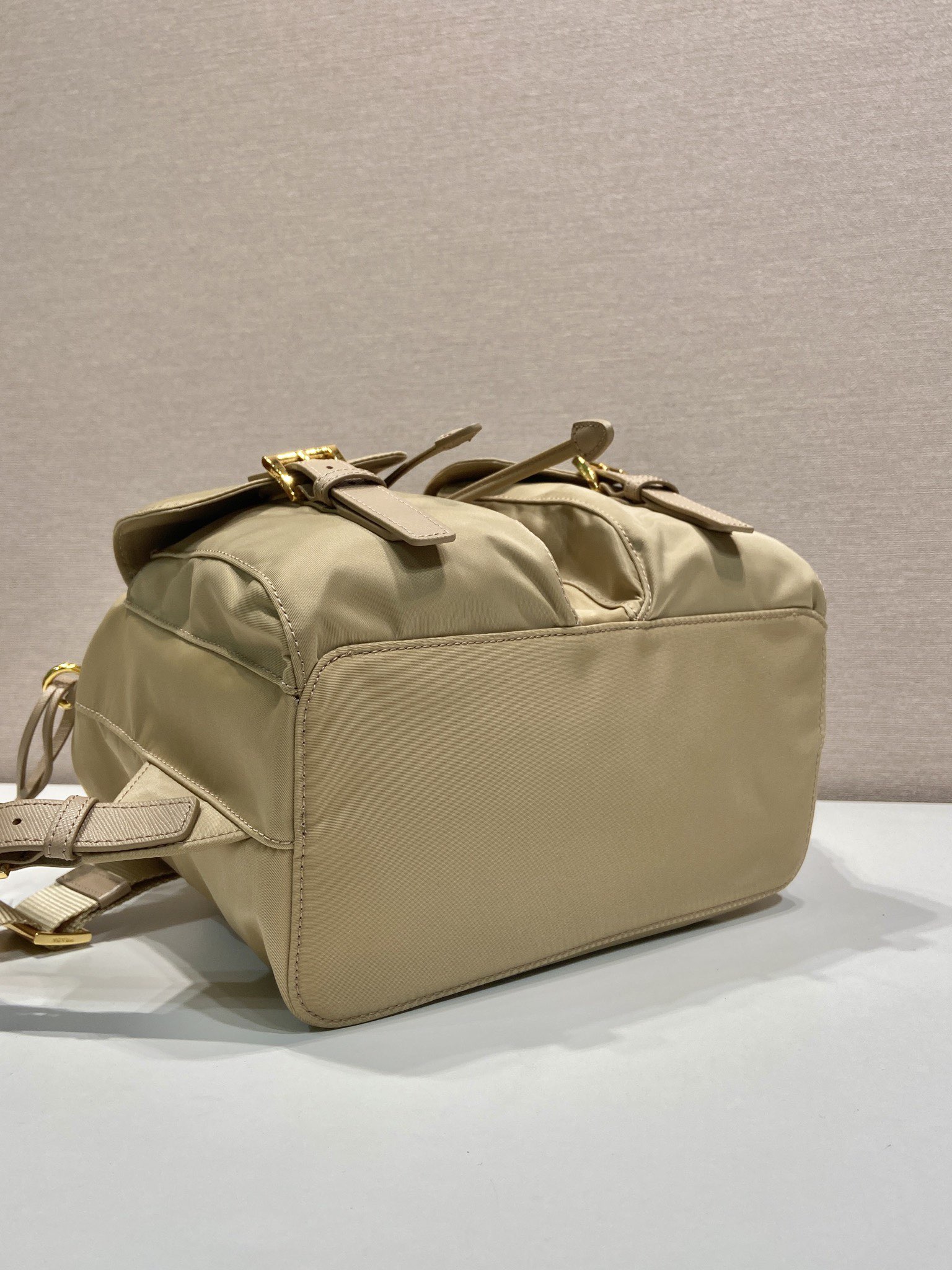 小号 普拉达 PRADA Re-Nylon 1978 双肩包 尼龙 沙漠黄 H0-1BZ677_RV44_F0F24_V_OOO