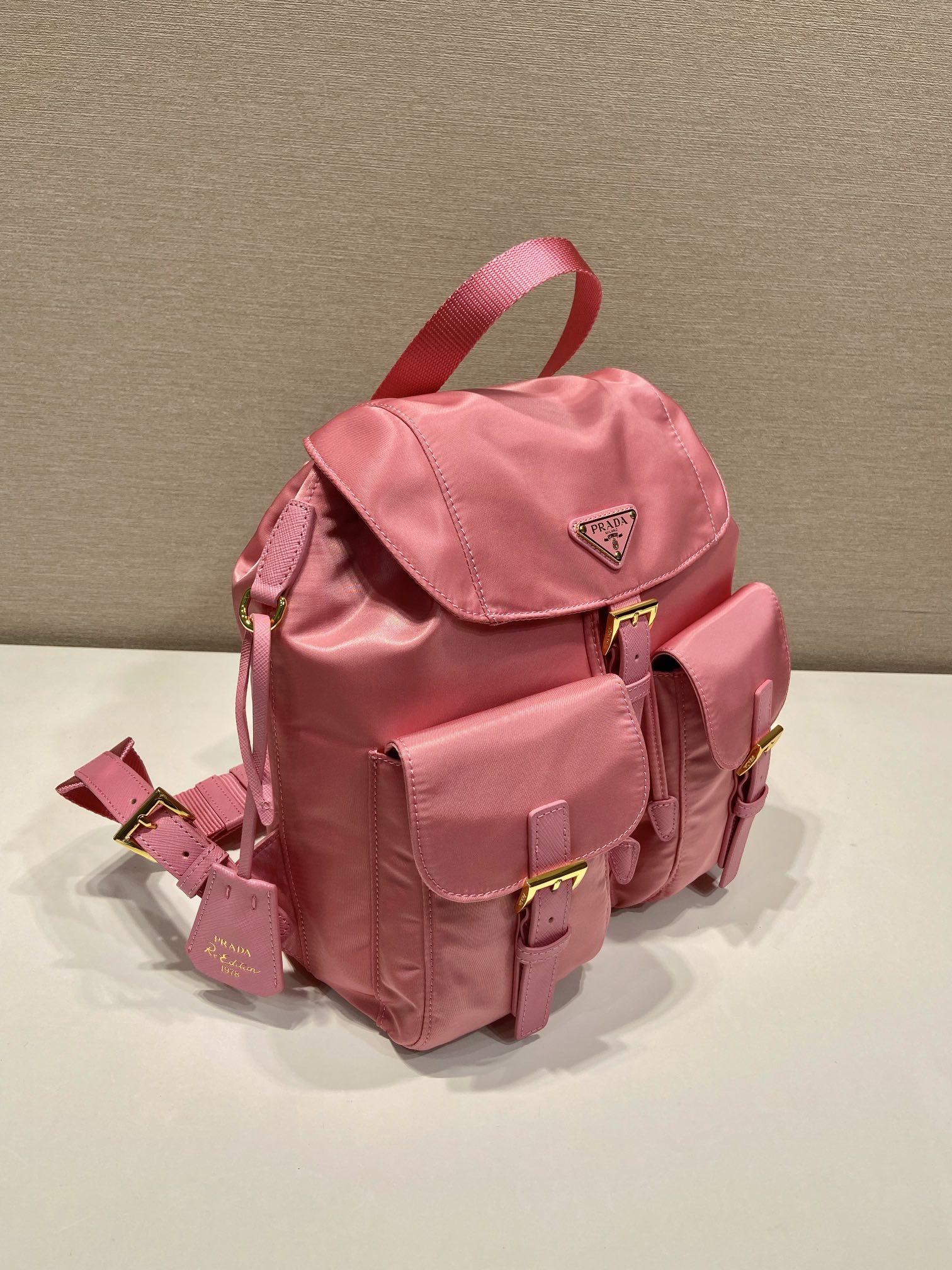 小号 普拉达 PRADA Re-Nylon 双肩包 尼龙 海棠粉 H0-1BZ677_RV44_F0JII_V_OOM