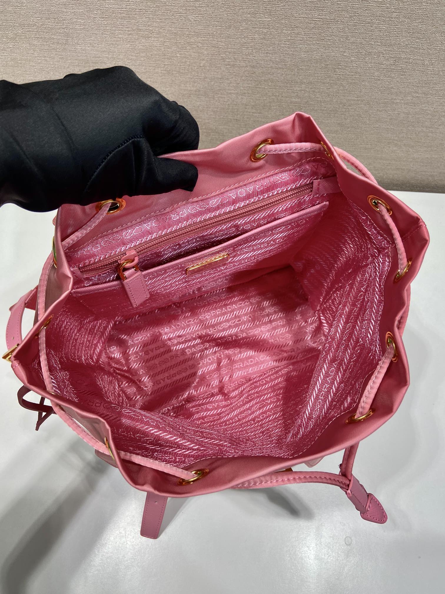 小号 普拉达 PRADA Re-Nylon 双肩包 尼龙 海棠粉 H0-1BZ677_RV44_F0JII_V_OOM