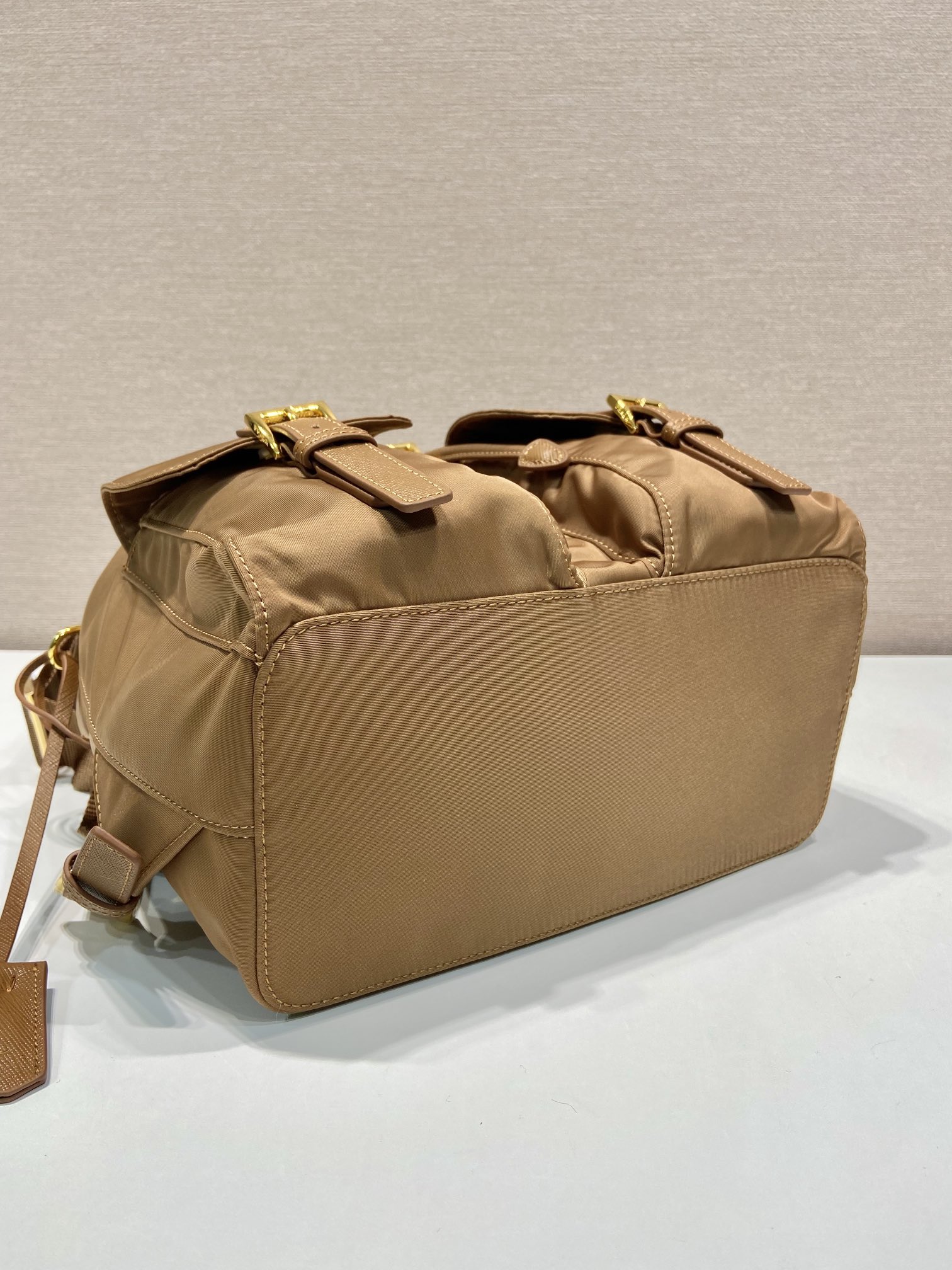 小号 普拉达 PRADA Re-Nylon 双肩包 尼龙 棕色 H0-1BZ677_RV44_F0Y8C_V_OOM