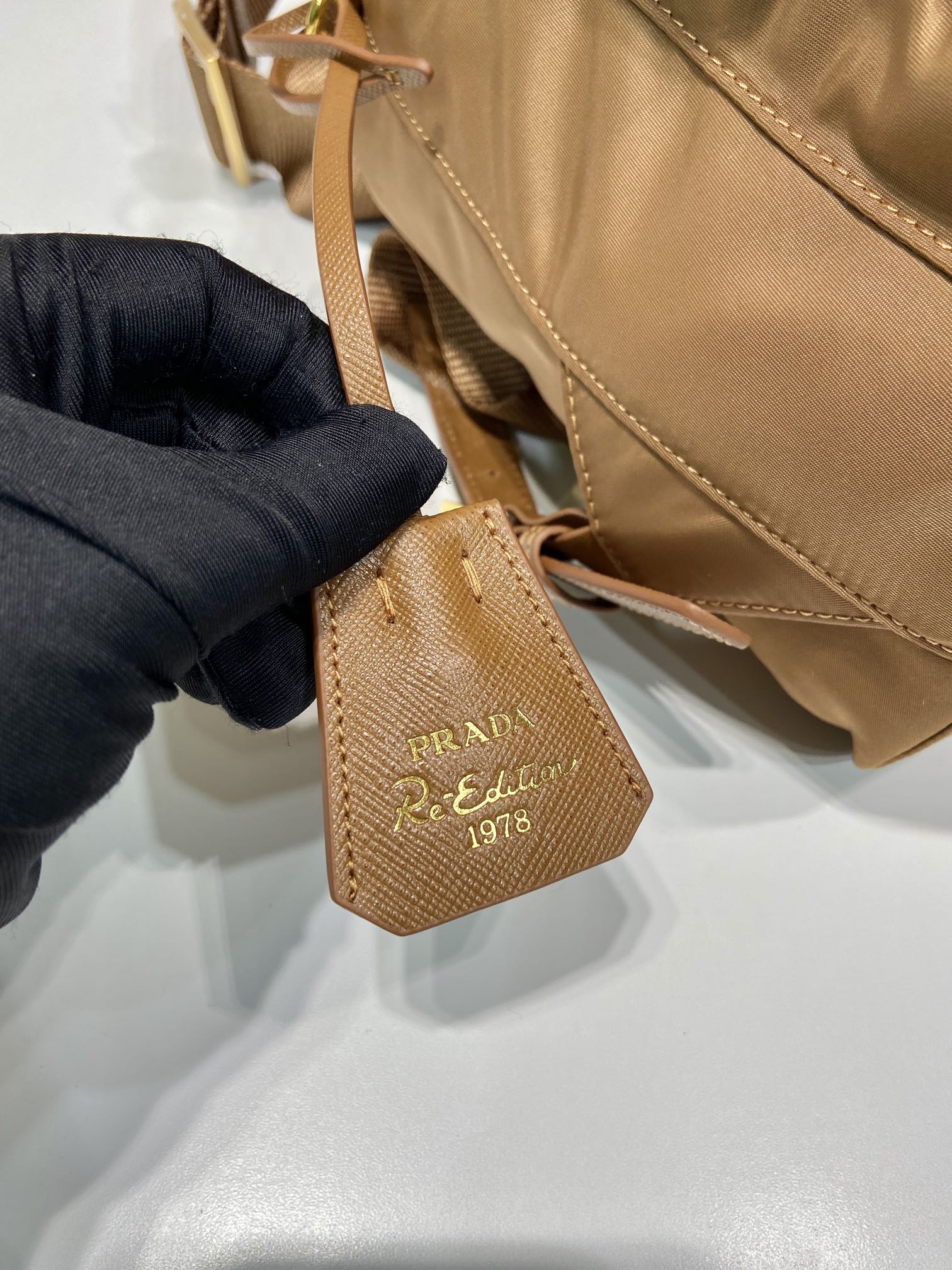 小号 普拉达 PRADA Re-Nylon 双肩包 尼龙 棕色 H0-1BZ677_RV44_F0Y8C_V_OOM