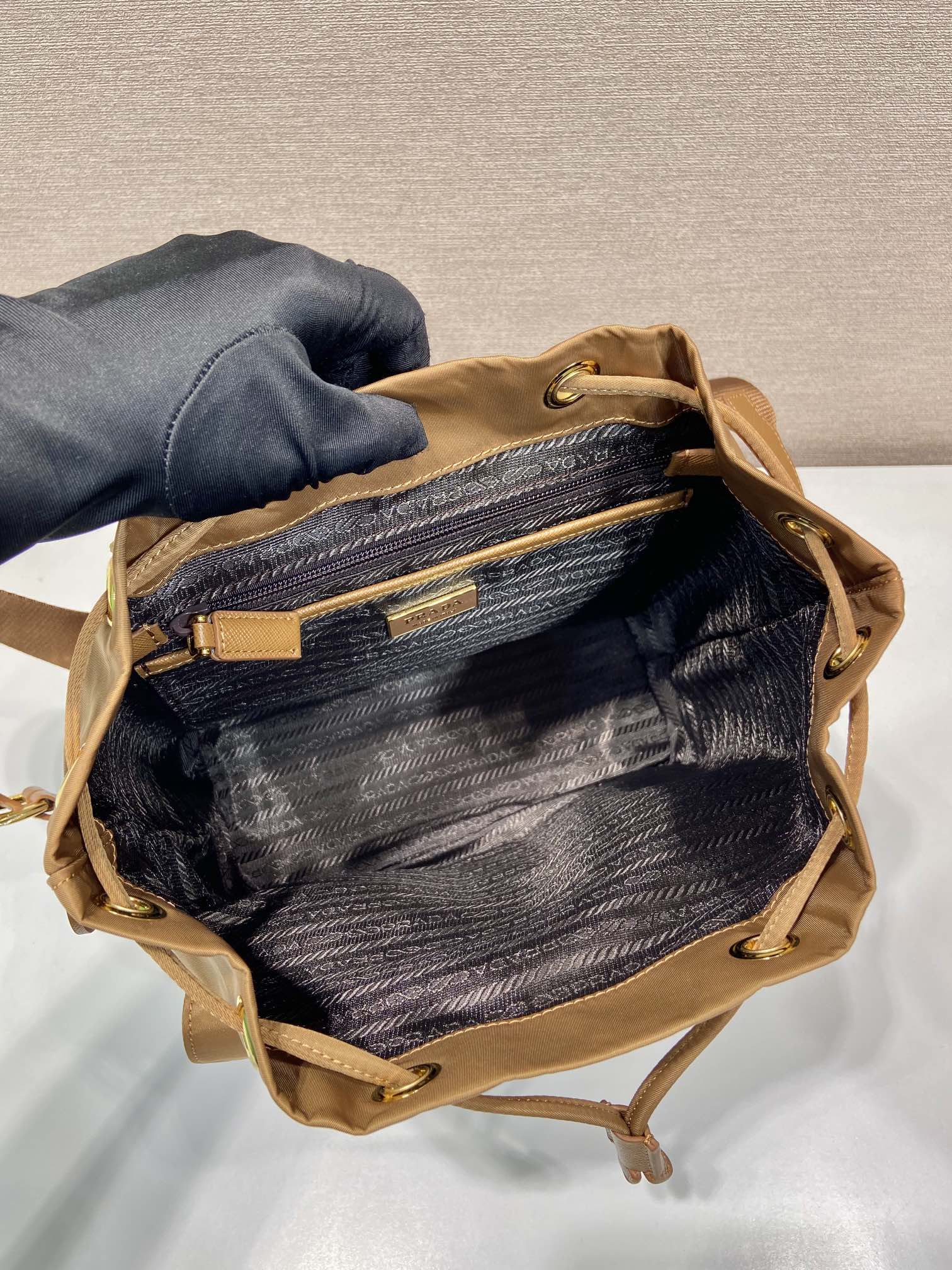 小号 普拉达 PRADA Re-Nylon 双肩包 尼龙 棕色 H0-1BZ677_RV44_F0Y8C_V_OOM