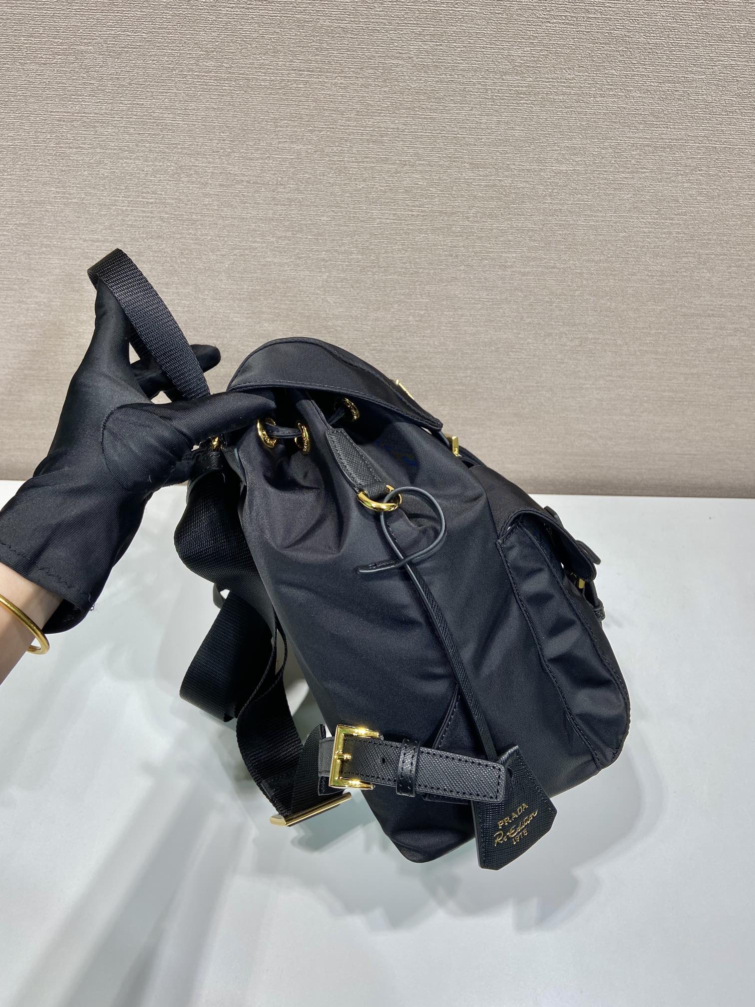 小号 普拉达 PRADA Re-Nylon 双肩包 尼龙 黑色 H0-1BZ677_RV44_F0632_V_OOM