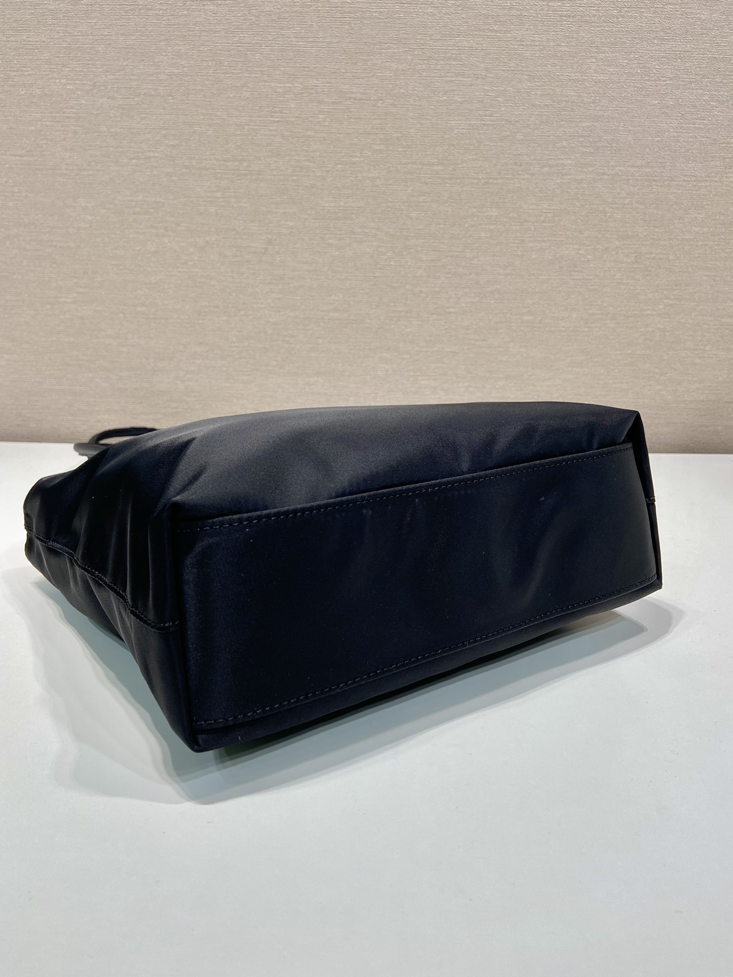 托特 普拉达 PRADA Re-Nylon Tote 尼龙 黑色 F0-1BG426_VDOO_RUKW_F0002
