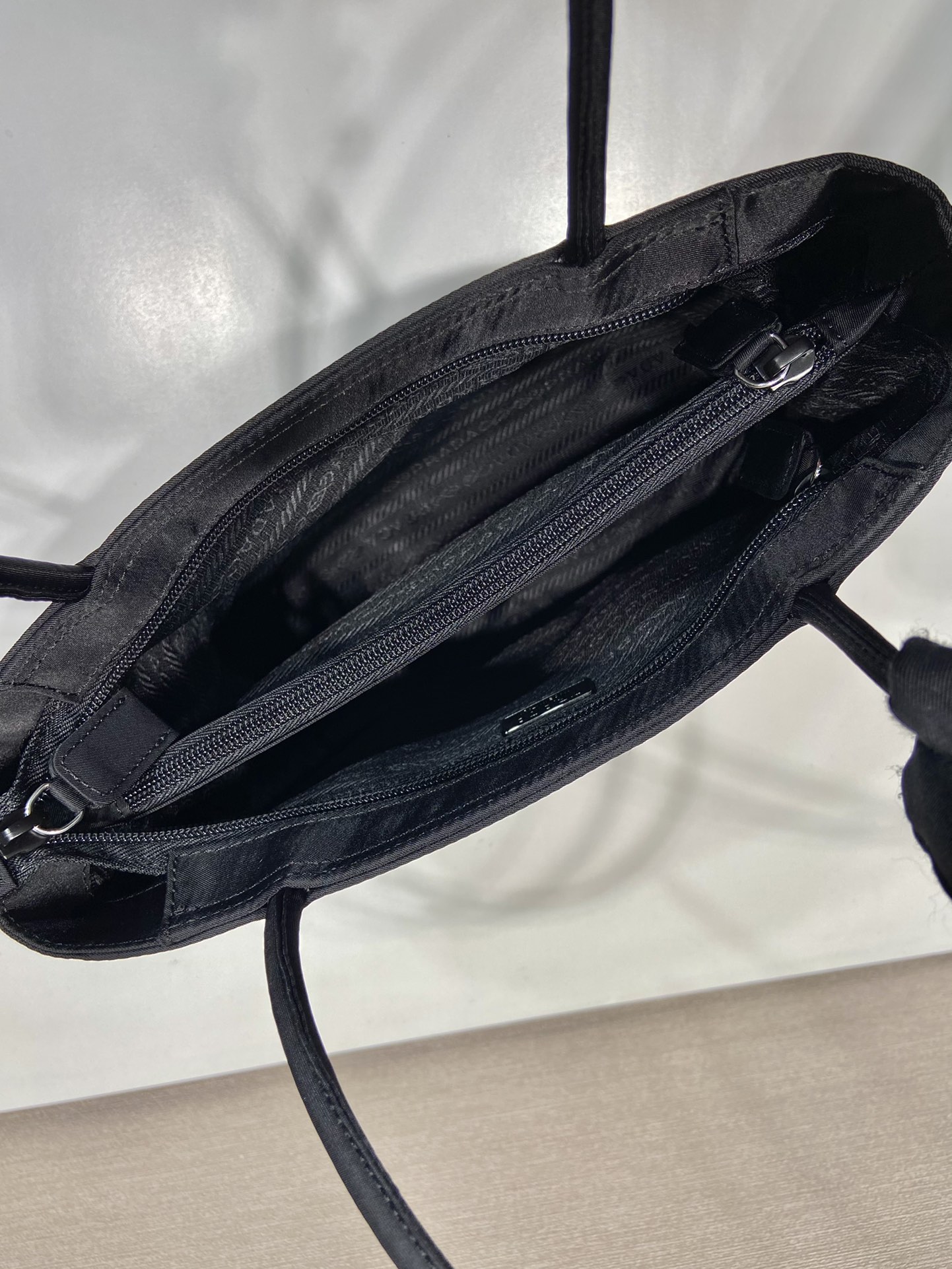 托特 普拉达 PRADA Re-Nylon Tote 尼龙 黑色 F0-1BG426_VDOO_RUKW_F0002