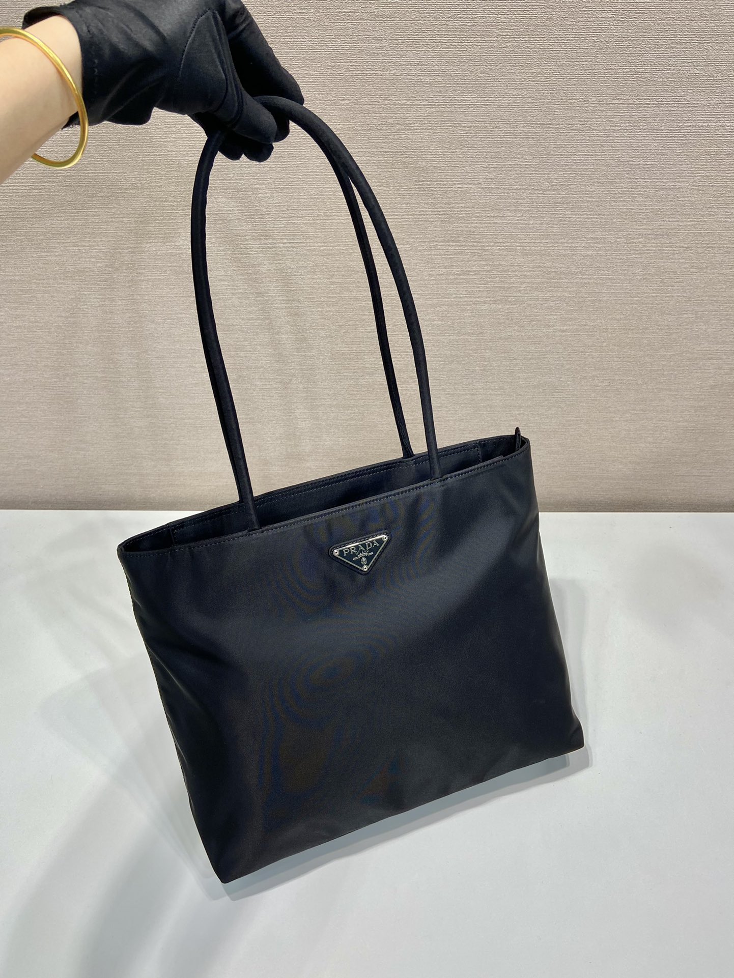 中号 托特 普拉达 PRADA Re-Nylon Tote 尼龙 黑色 F0-1BG426_VNOO_RUKW_F0002