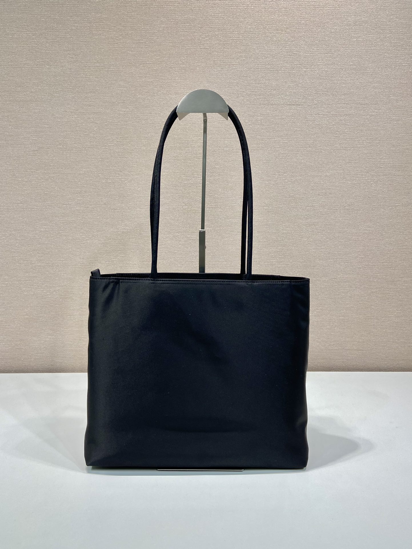 中号 托特 普拉达 PRADA Re-Nylon Tote 尼龙 黑色 F0-1BG426_VNOO_RUKW_F0002