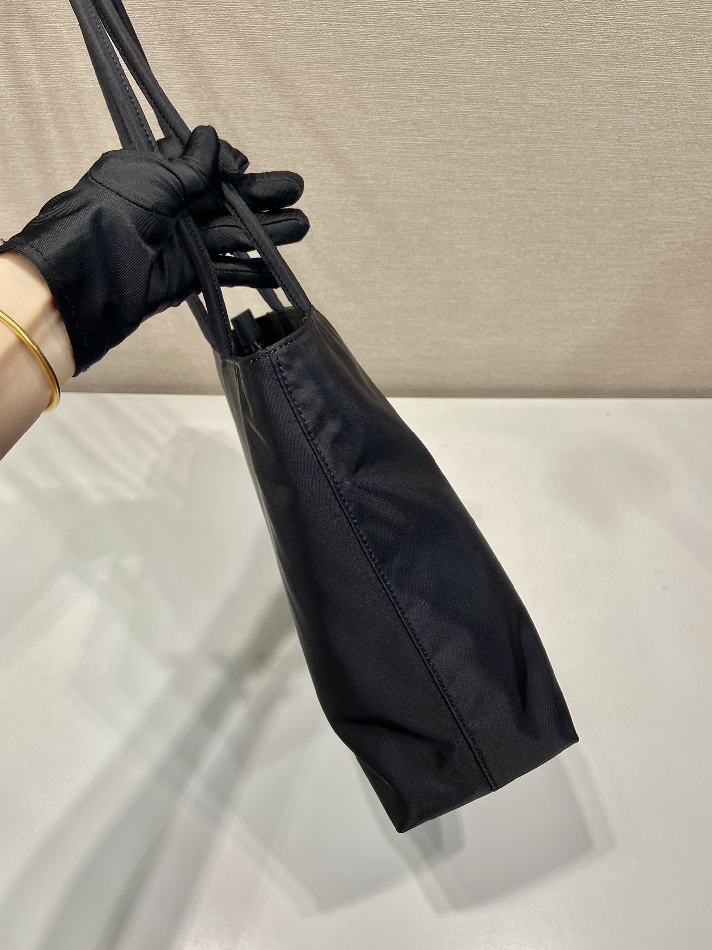中号 托特 普拉达 PRADA Re-Nylon Tote 尼龙 黑色 F0-1BG426_VNOO_RUKW_F0002