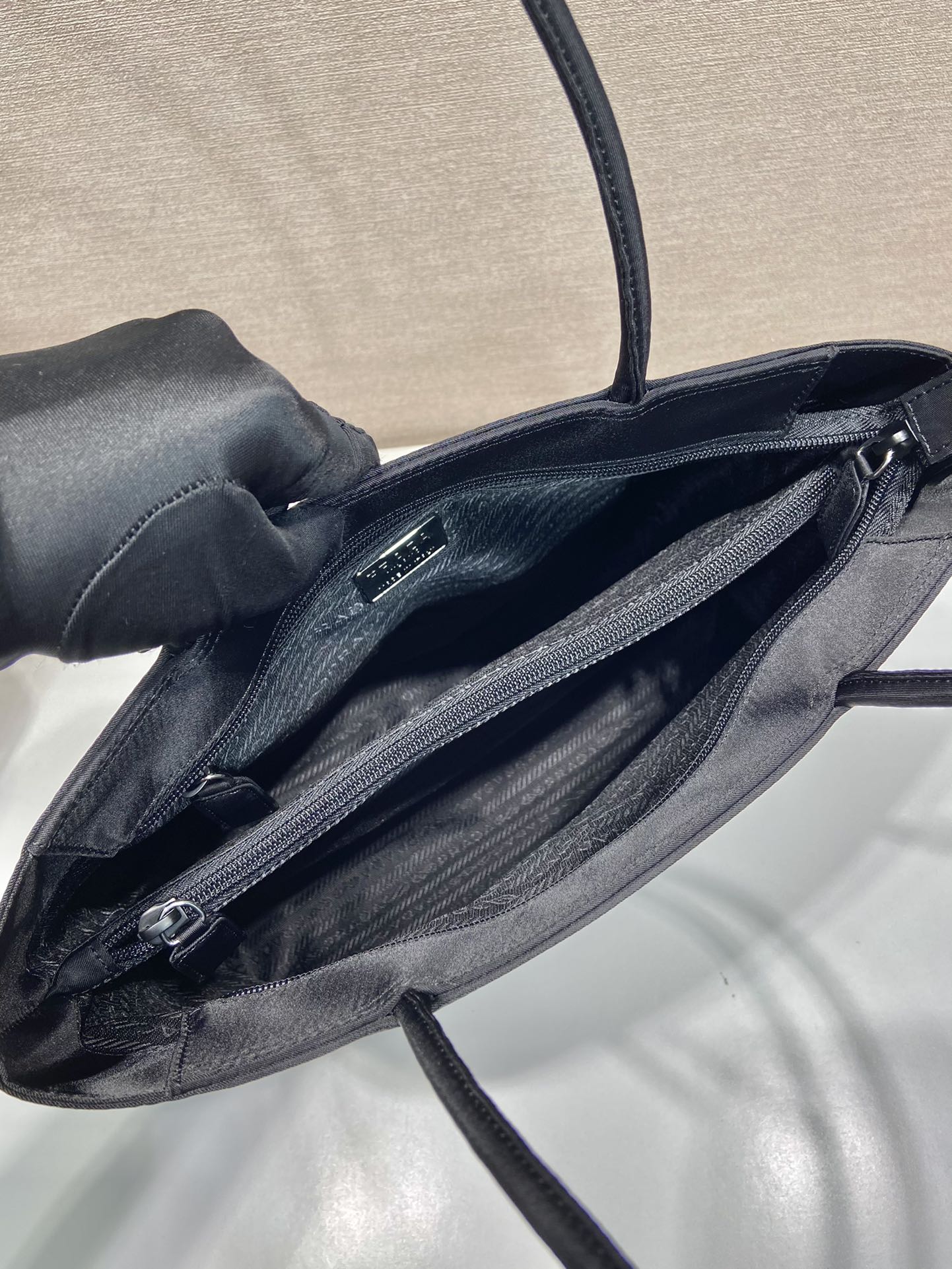 中号 托特 普拉达 PRADA Re-Nylon Tote 尼龙 黑色 F0-1BG426_VNOO_RUKW_F0002