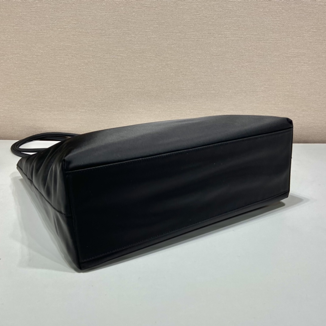 大号 托特 普拉达 PRADA Re-Nylon Tote 尼龙 黑色 F0-1BG108_5ECO_F0002_TU_V_OOX