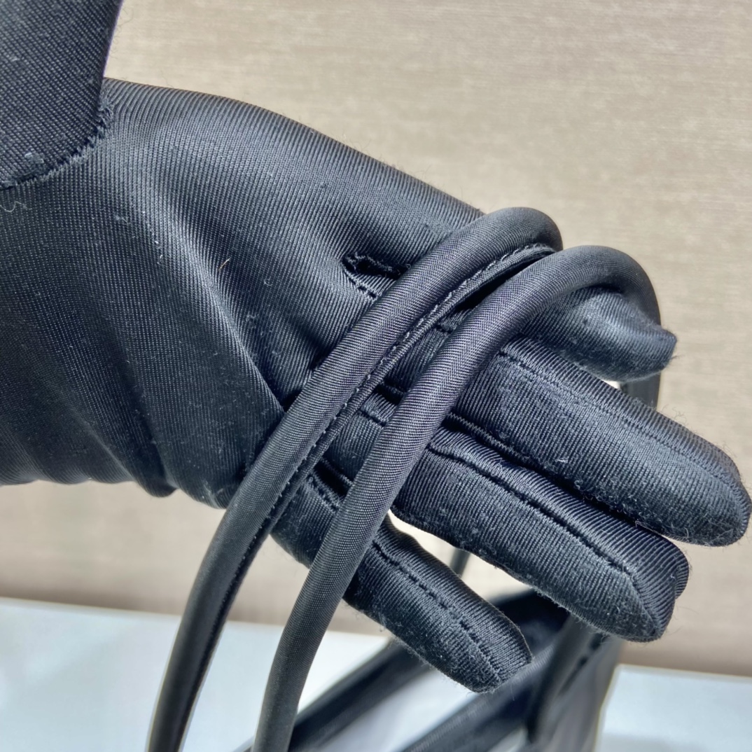 大号 托特 普拉达 PRADA Re-Nylon Tote 尼龙 黑色 F0-1BG108_5ECO_F0002_TU_V_OOX
