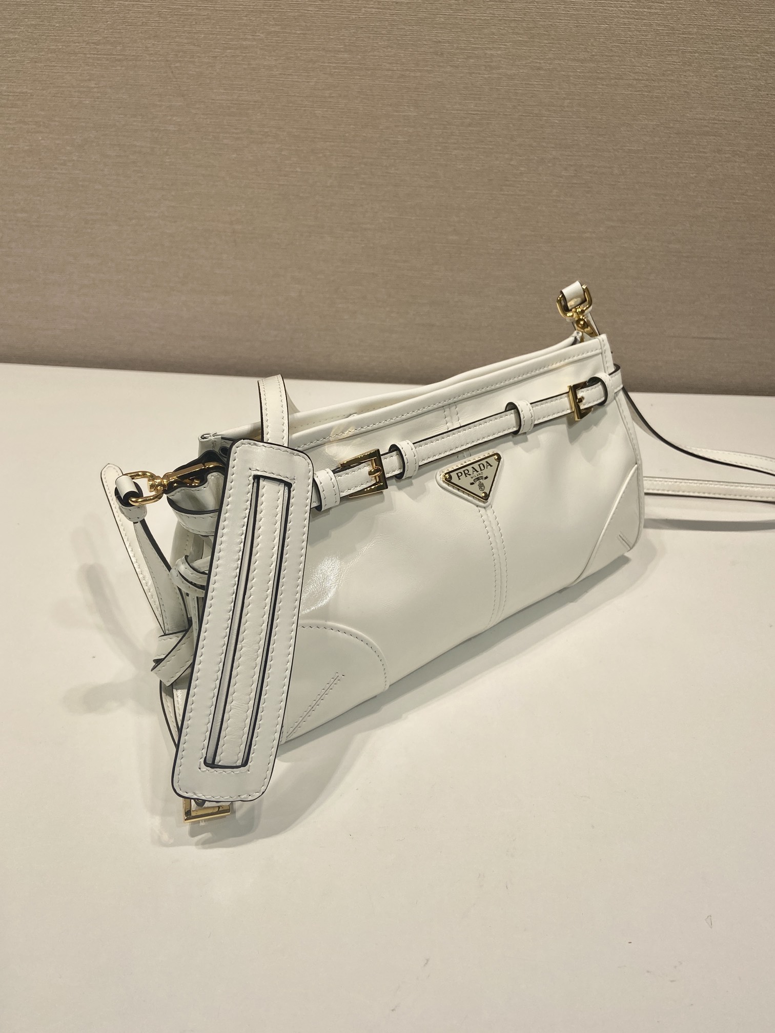 小号 普拉达 PRADA Bonnie soft lux  皮革 白色 F0-1BH215