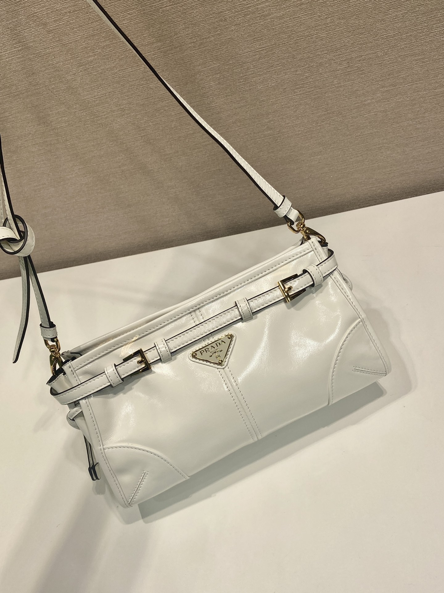 小号 普拉达 PRADA Bonnie soft lux  皮革 白色 F0-1BH215