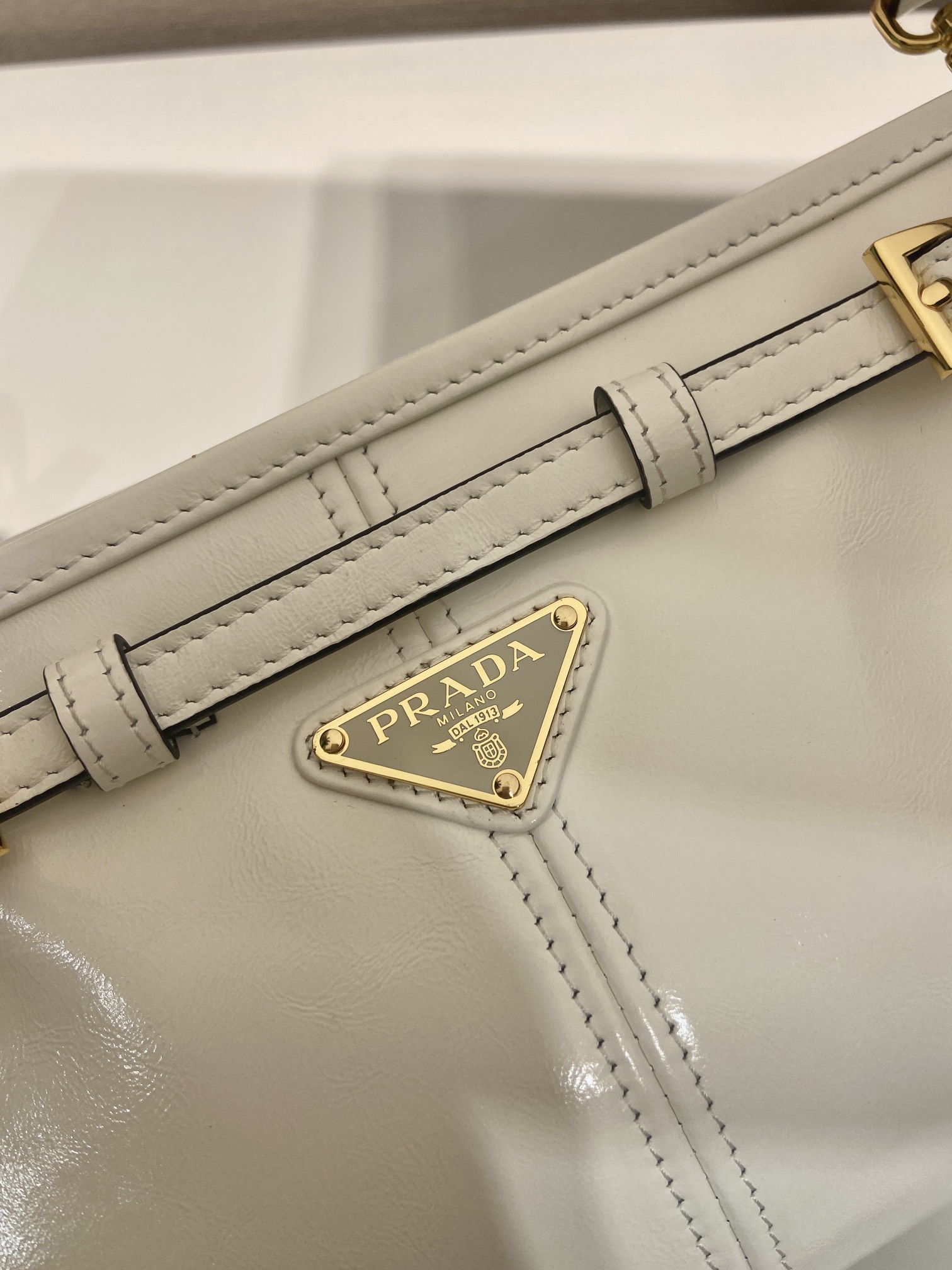 小号 普拉达 PRADA Bonnie soft lux  皮革 白色 F0-1BH215
