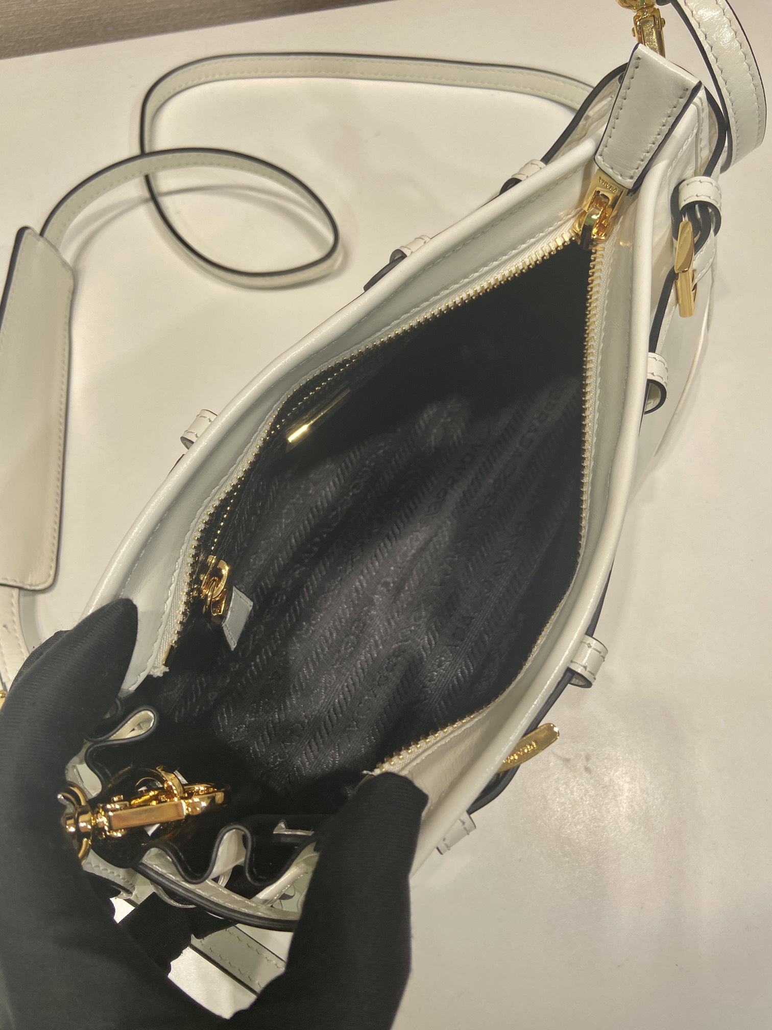 小号 普拉达 PRADA Bonnie soft lux  皮革 白色 F0-1BH215
