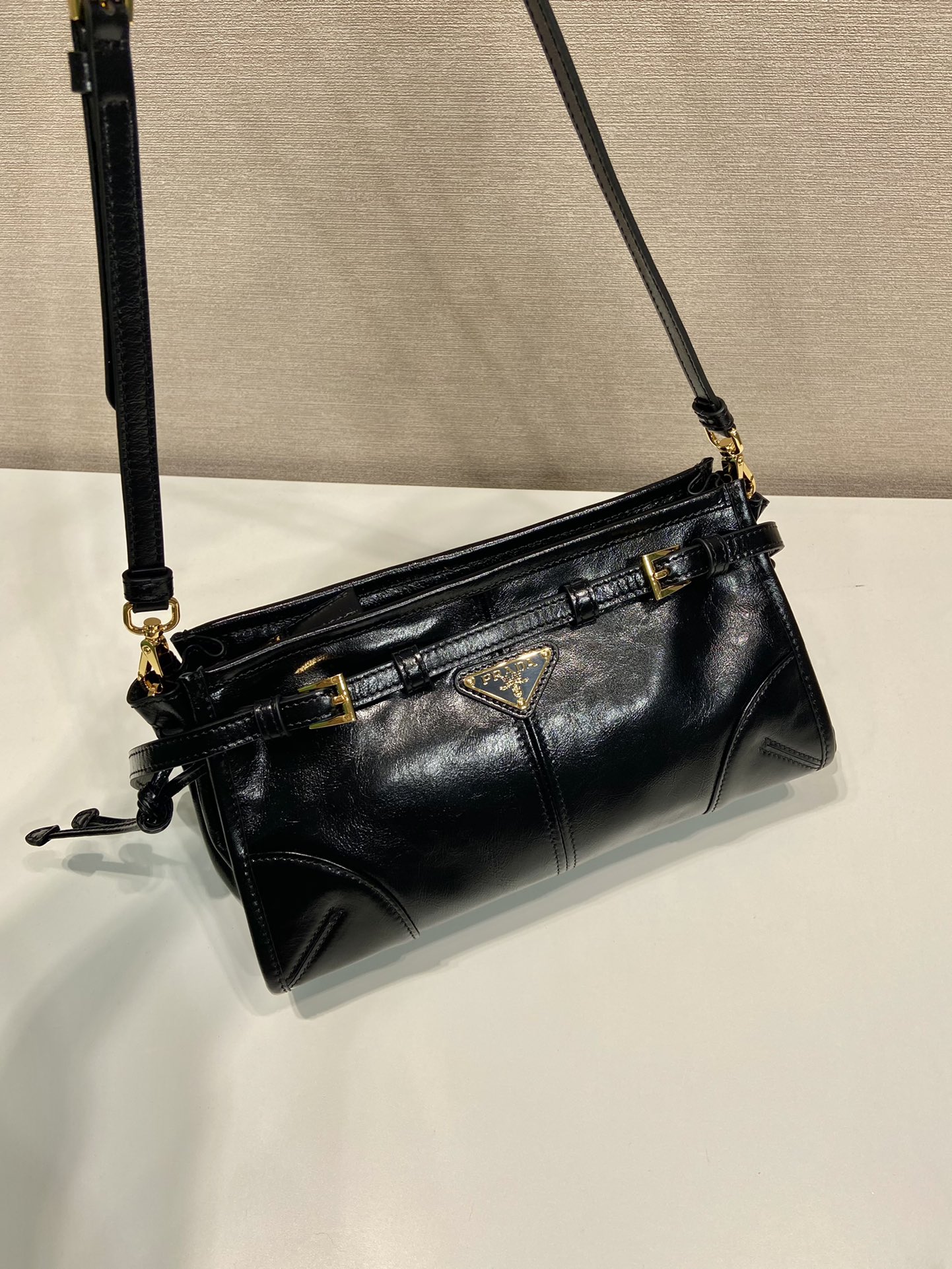 小号 普拉达 PRADA Bonnie soft lux  皮革 黑色 F0-1BH215_2CYR_F0002_V_OOO