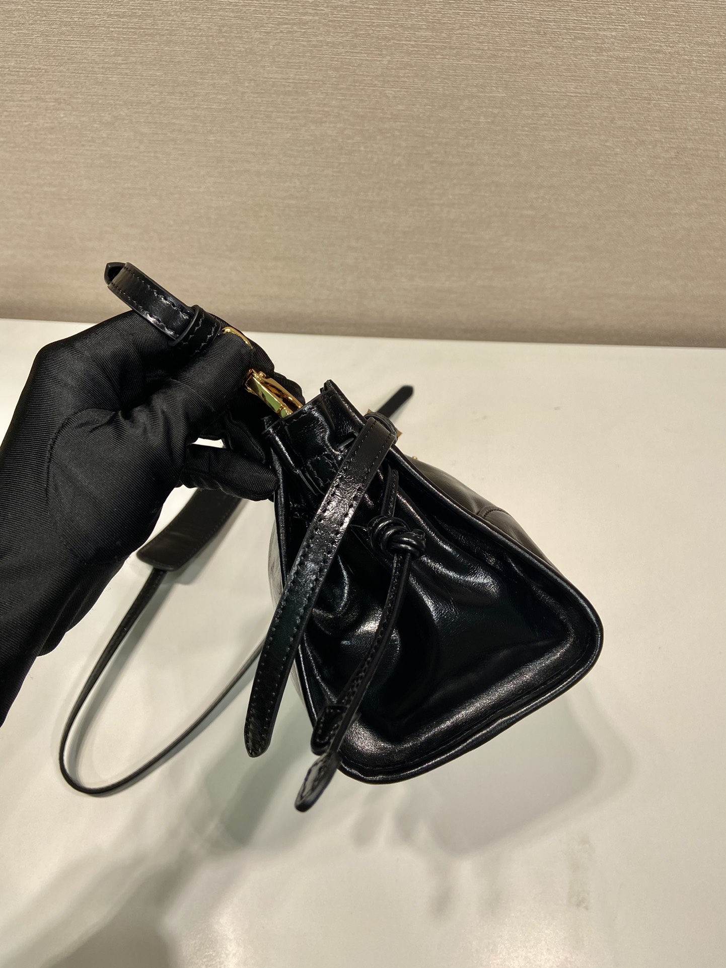 小号 普拉达 PRADA Bonnie soft lux  皮革 黑色 F0-1BH215_2CYR_F0002_V_OOO