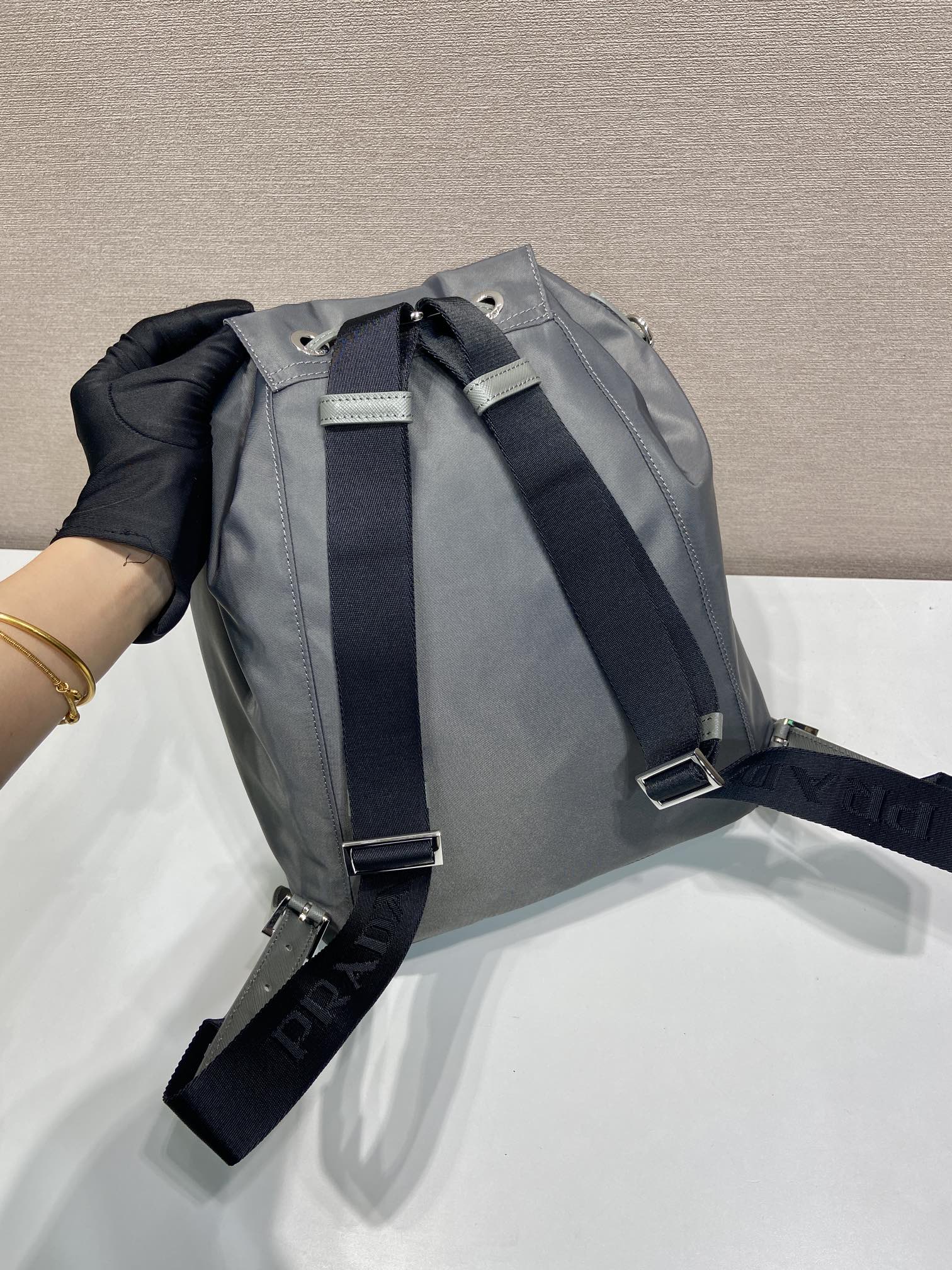 小号 普拉达 PRADA Re-Nylon 双肩包 旅行包   尼龙 F0-1BZ197_RV44_F0002_V_OOO