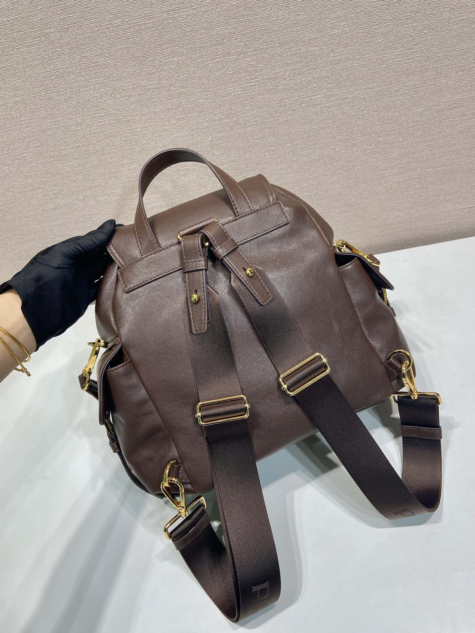 中号 普拉达 PRADA Explore 双肩包 羊皮  F0-1BZ080_2DX8_F0038_V_OOO