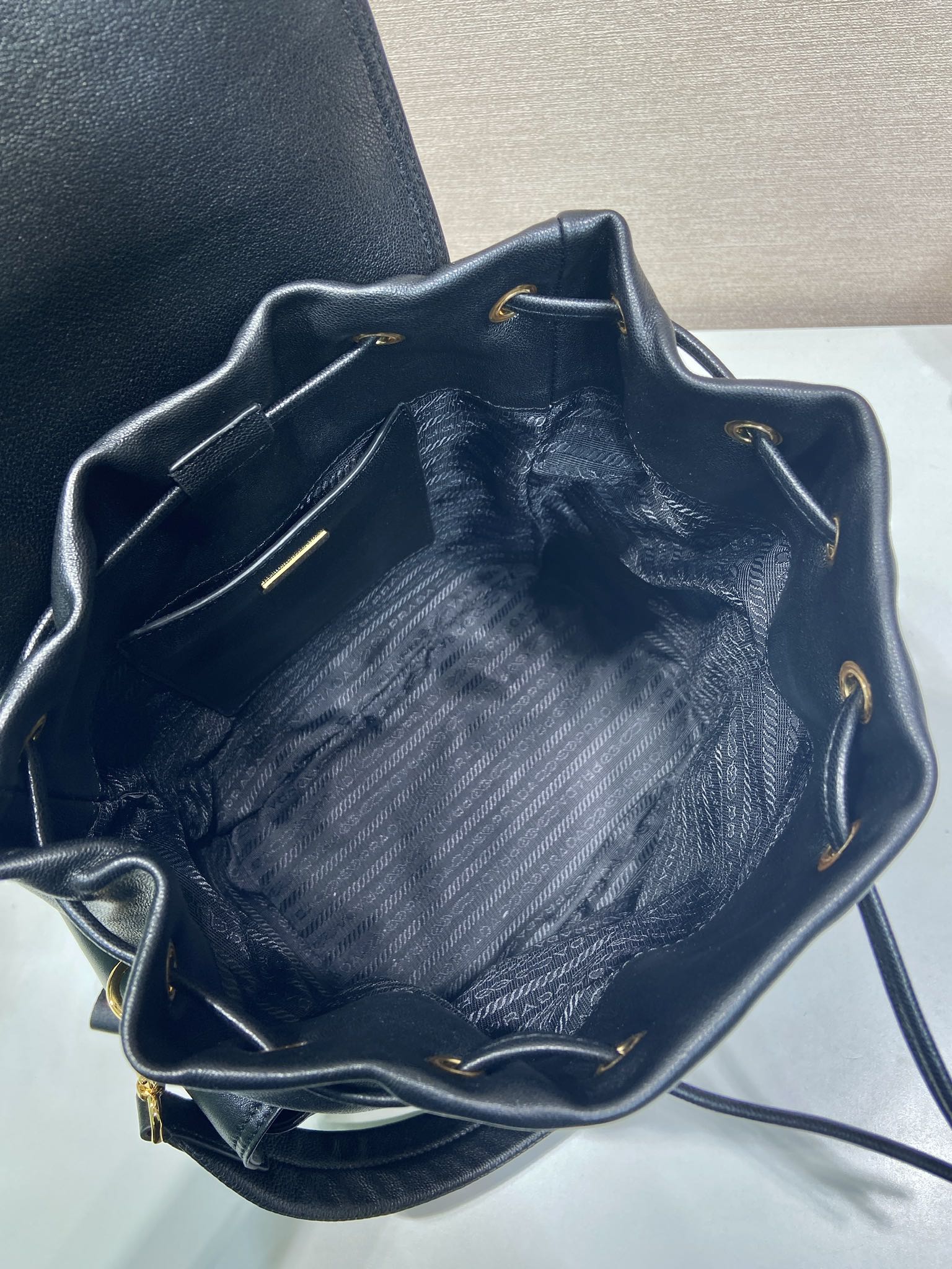 中号 普拉达 PRADA Explore 双肩包 羊皮  F0-1BZ080_2DX8_F0038_V_OOO