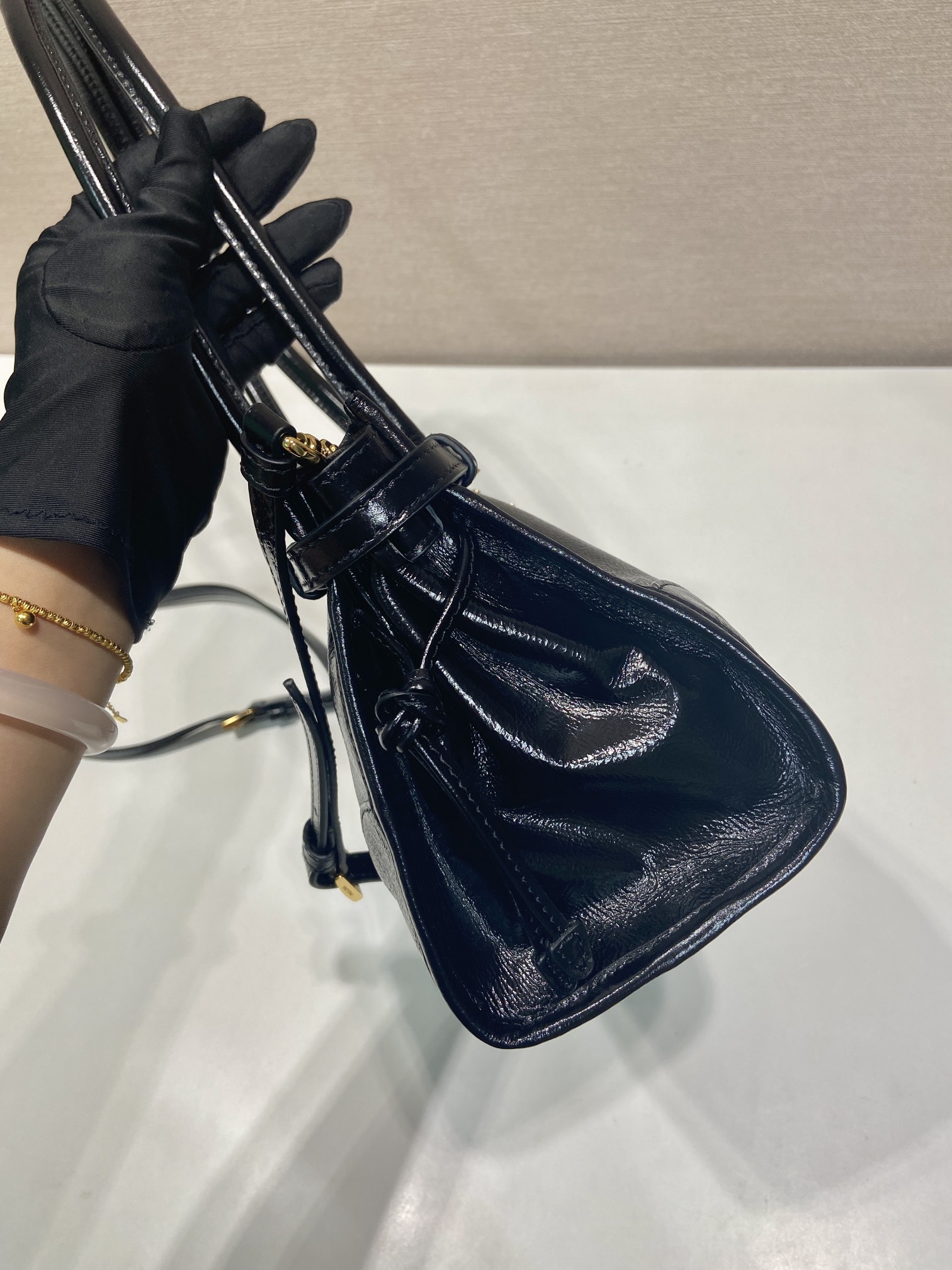 中号 普拉达 PRADA Bonnie 手提单肩包 油蜡皮 黑色  F0-1BA426 