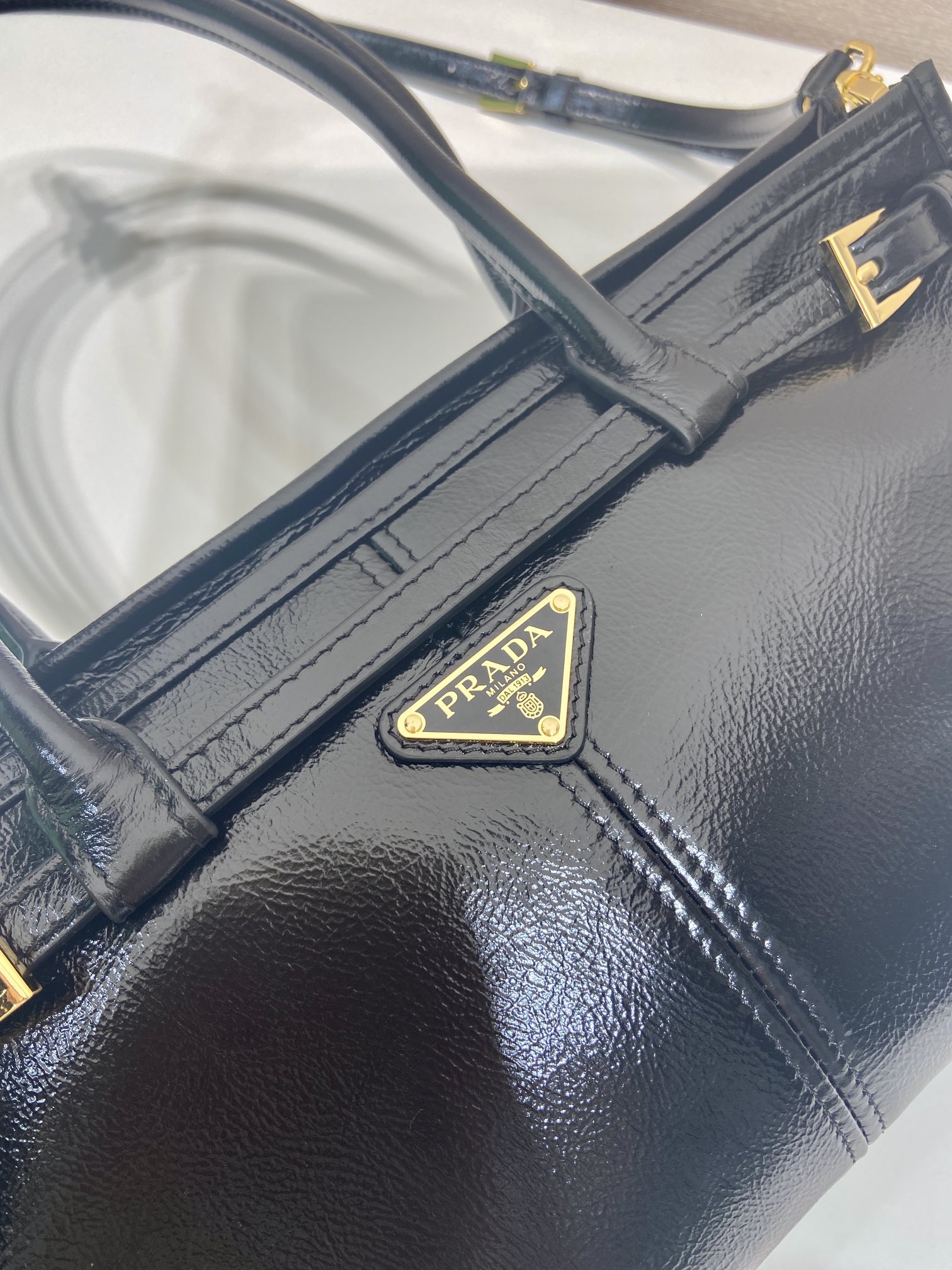 中号 普拉达 PRADA Bonnie 手提单肩包 油蜡皮 黑色  F0-1BA426 